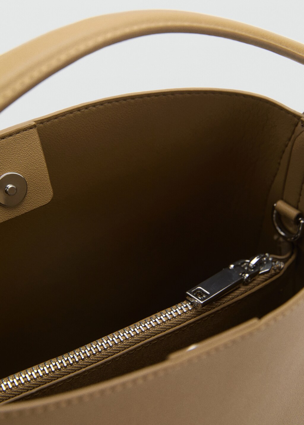 【PORTERNA】Ain Mango Shoulder Bag. PORTERNA】Ain Mango Shoulder Bag. Large leather shoulder bag