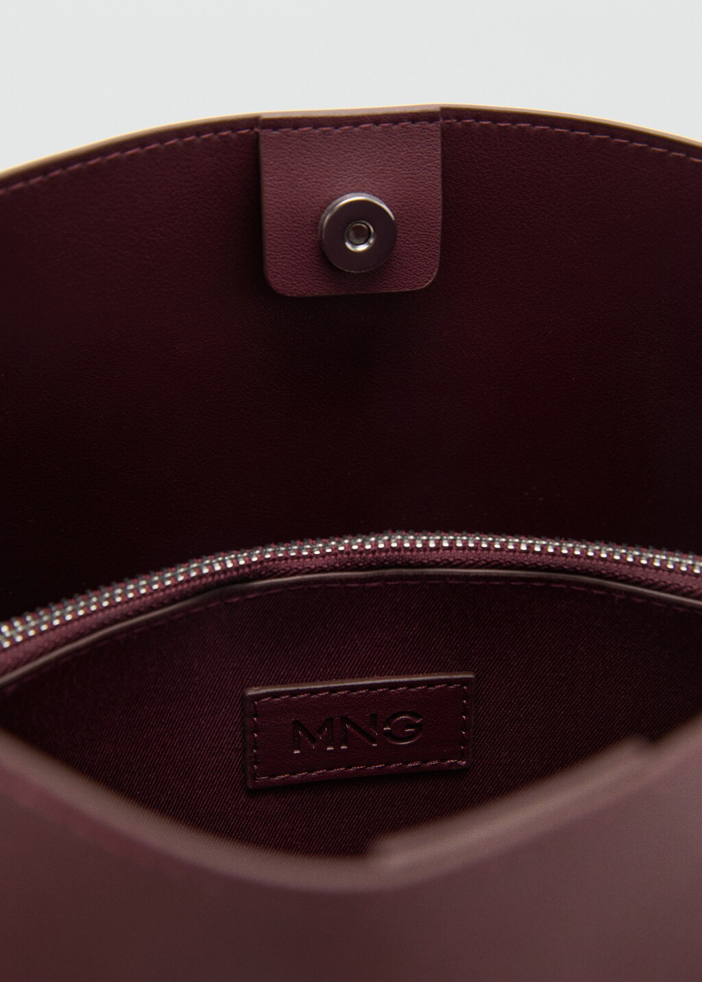 Shoulder bag with zip - Women | MANGO USA