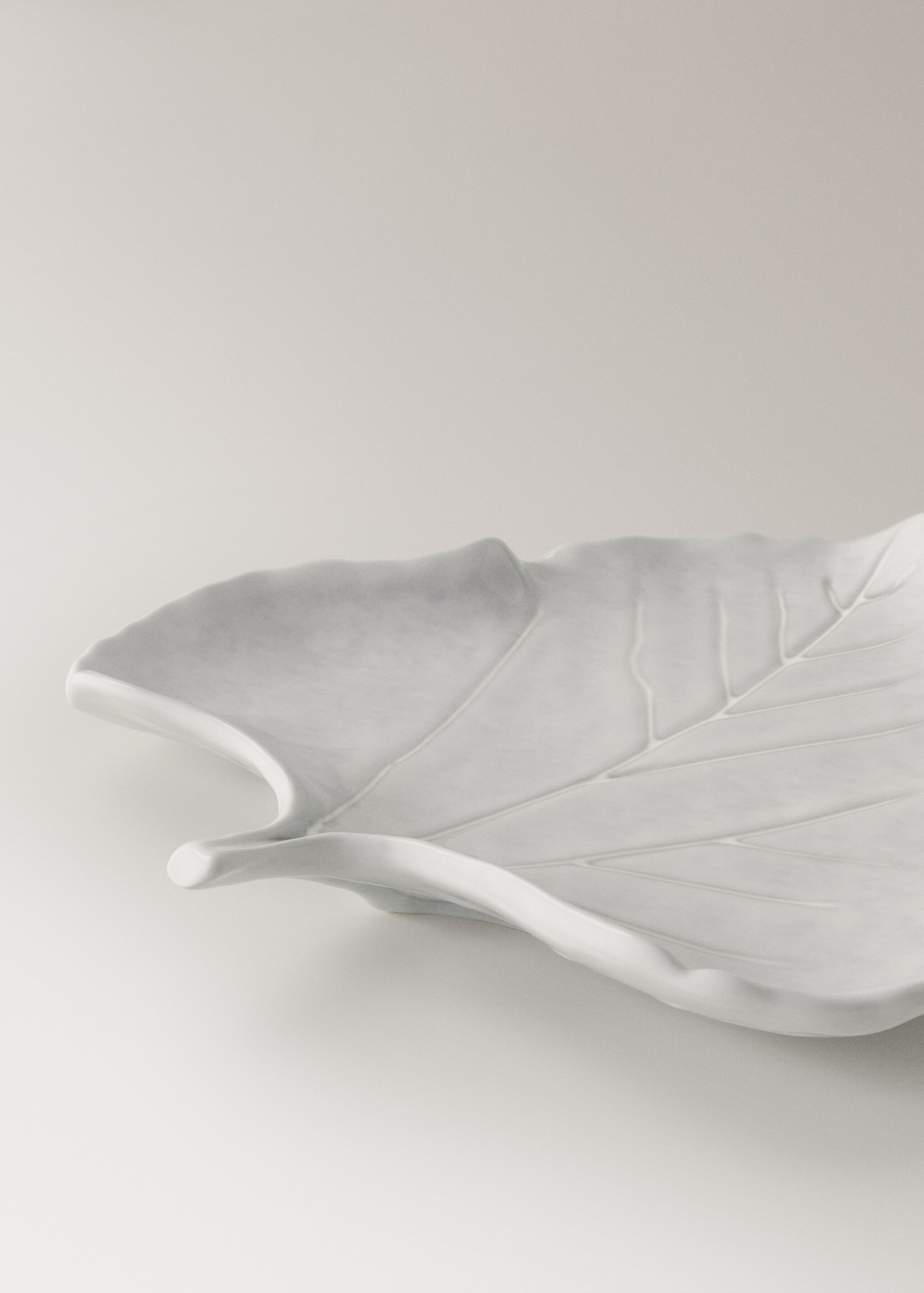 Earthenware fountain leaf design small size - Details of the article 2