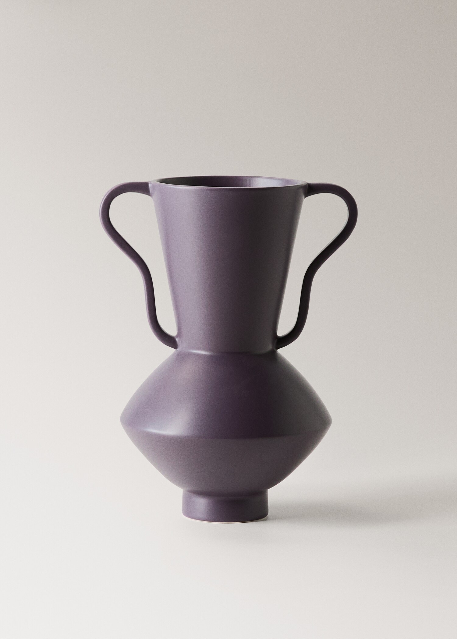 Double-handled earthenware vase - Article without model