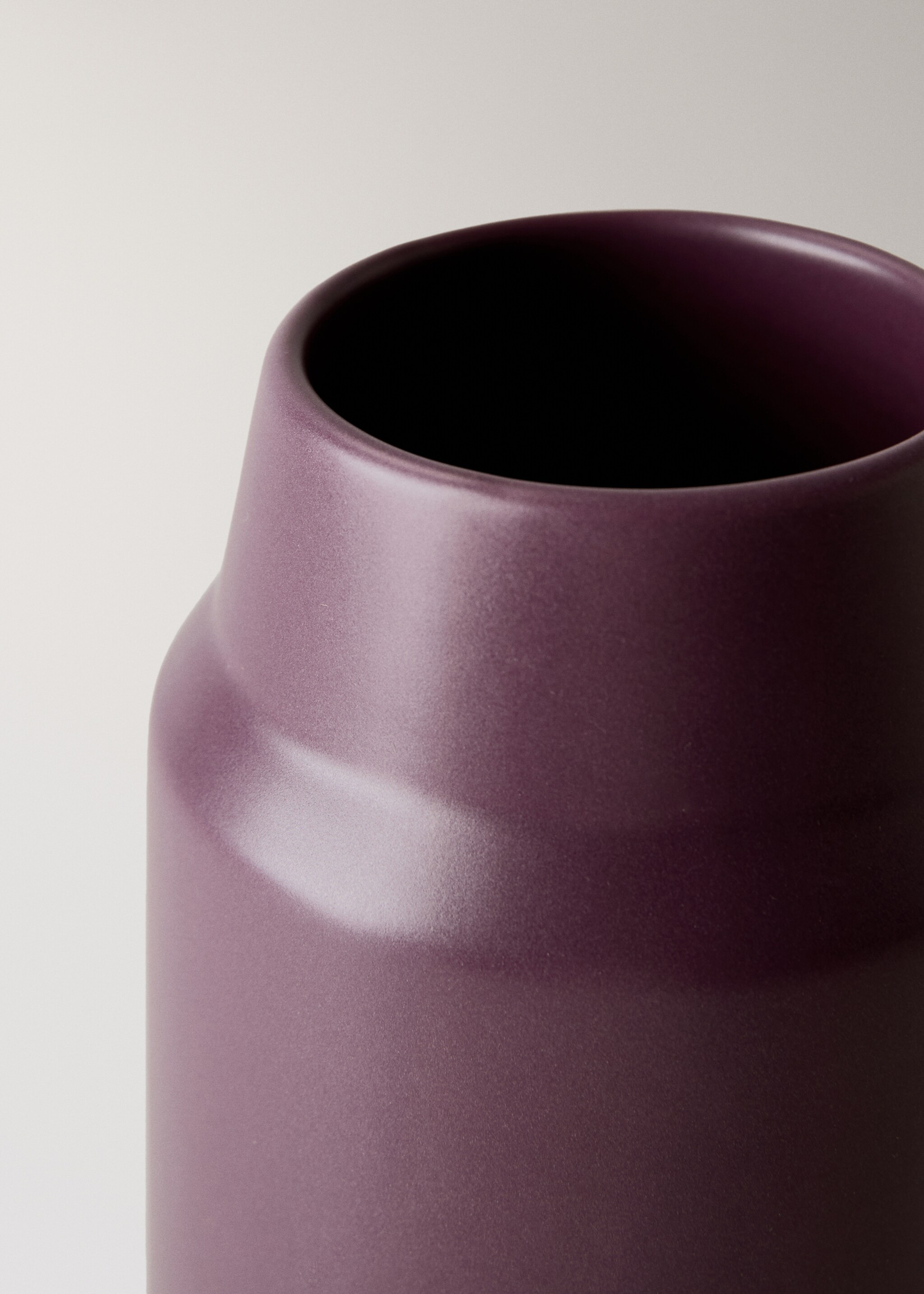 Conical earthenware vase - Детальніше про товар 1, Пурпурний. Ref: 17042042-00.