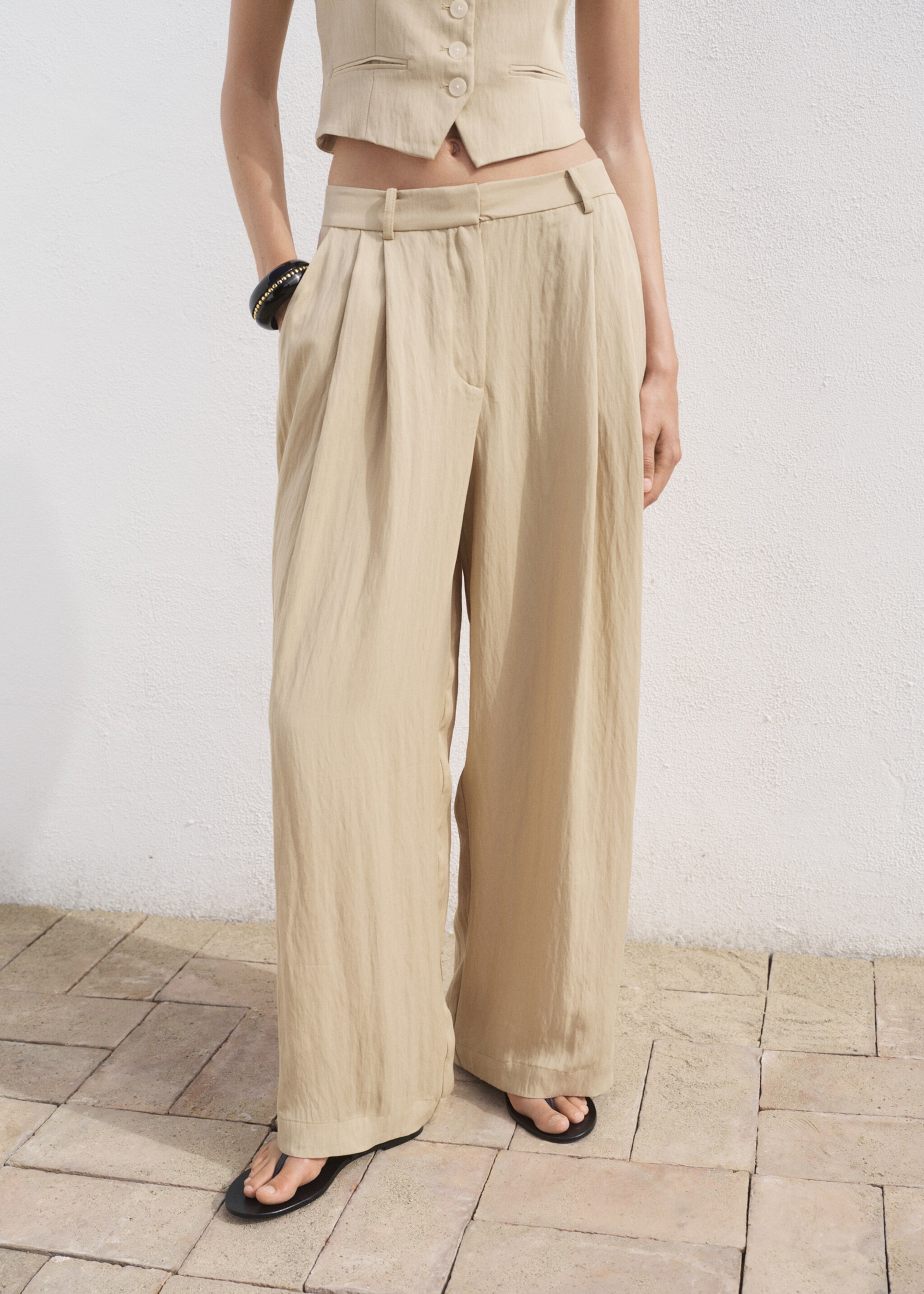 Pantalons rectes vestit tir mitjà - Pla mig