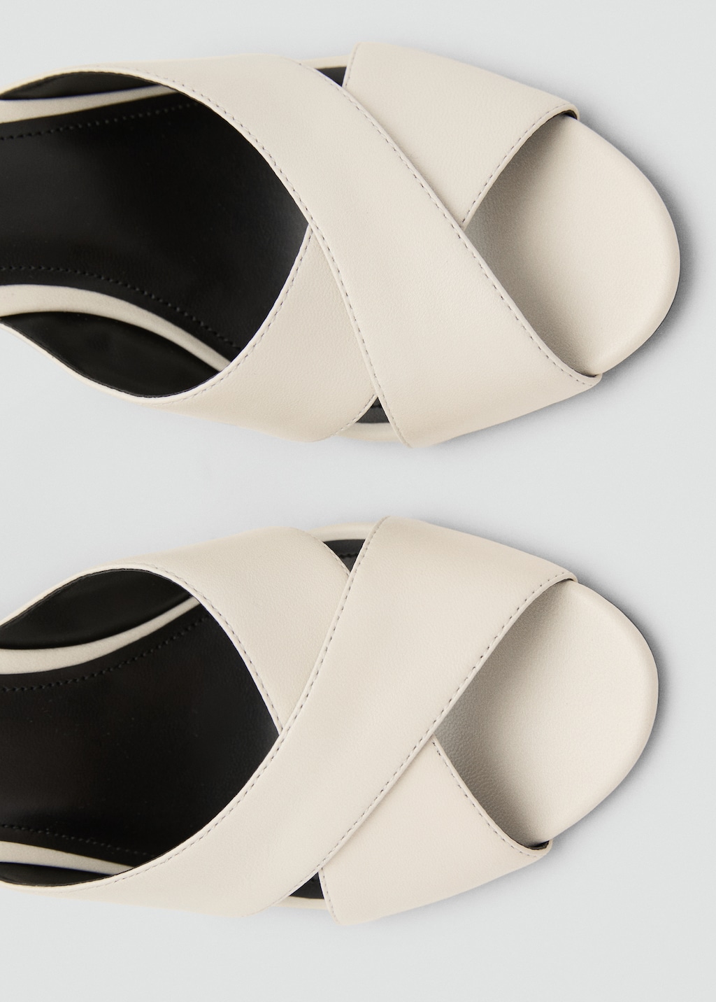 Leather heeled sandal with crossed straps - Women | MANGO USA