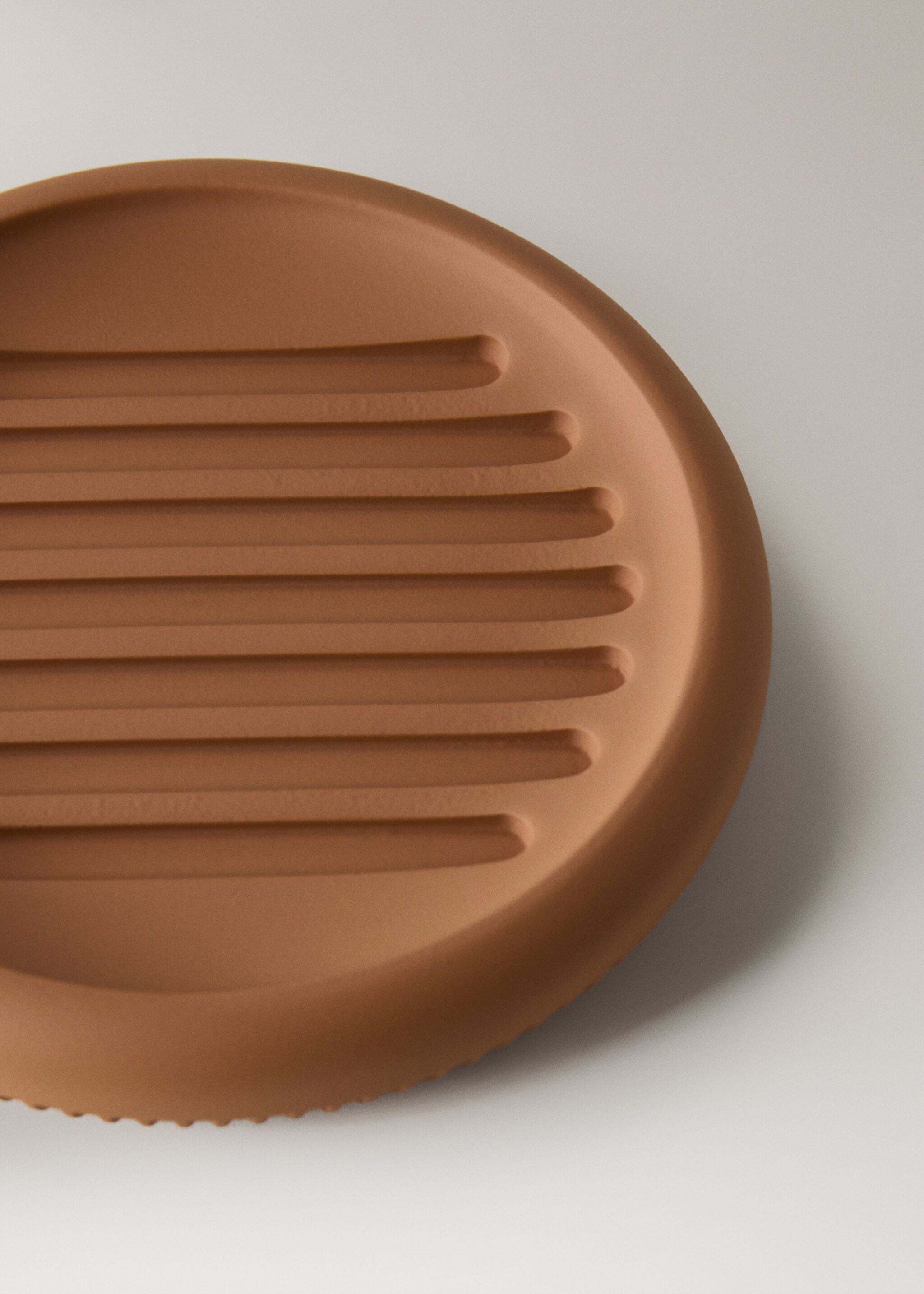Resin soap dish - Details of the article 1, Medium Brown. Ref: 17042922-00.