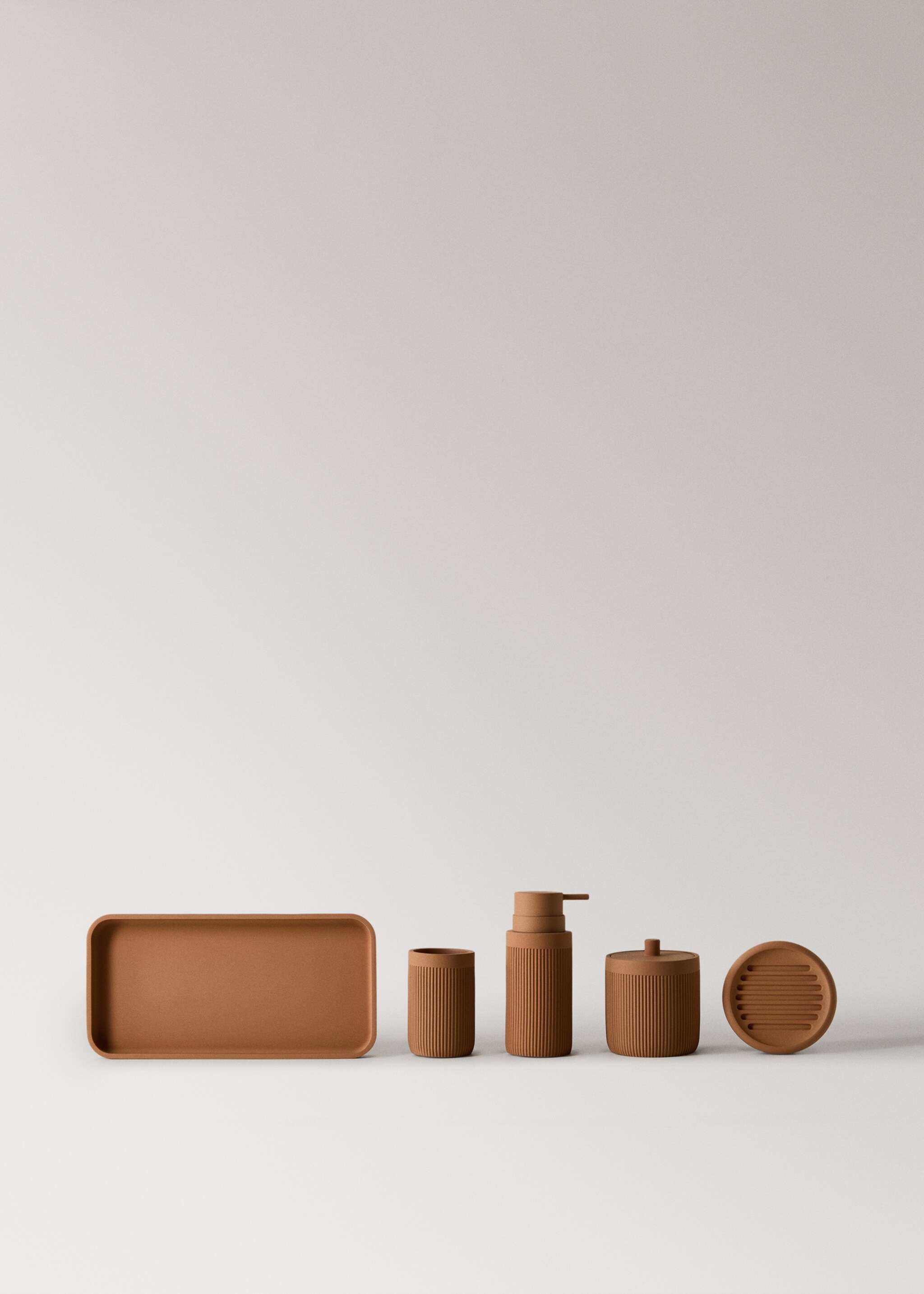 Resin soap dish - Details of the article 3, Medium Brown. Ref: 17042922-00.