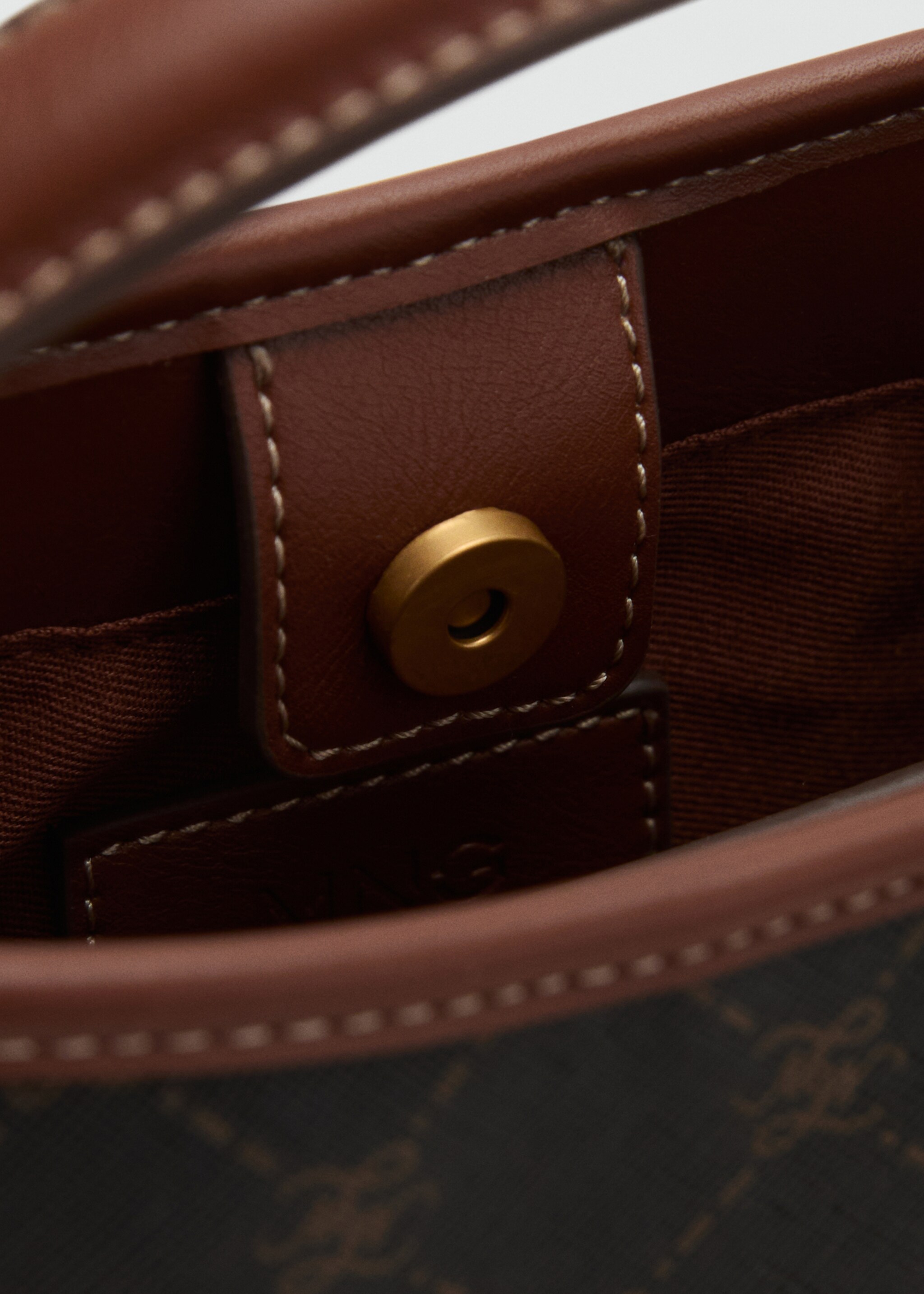 Bolso bucket estampado contraste - Detalle del artículo 2
