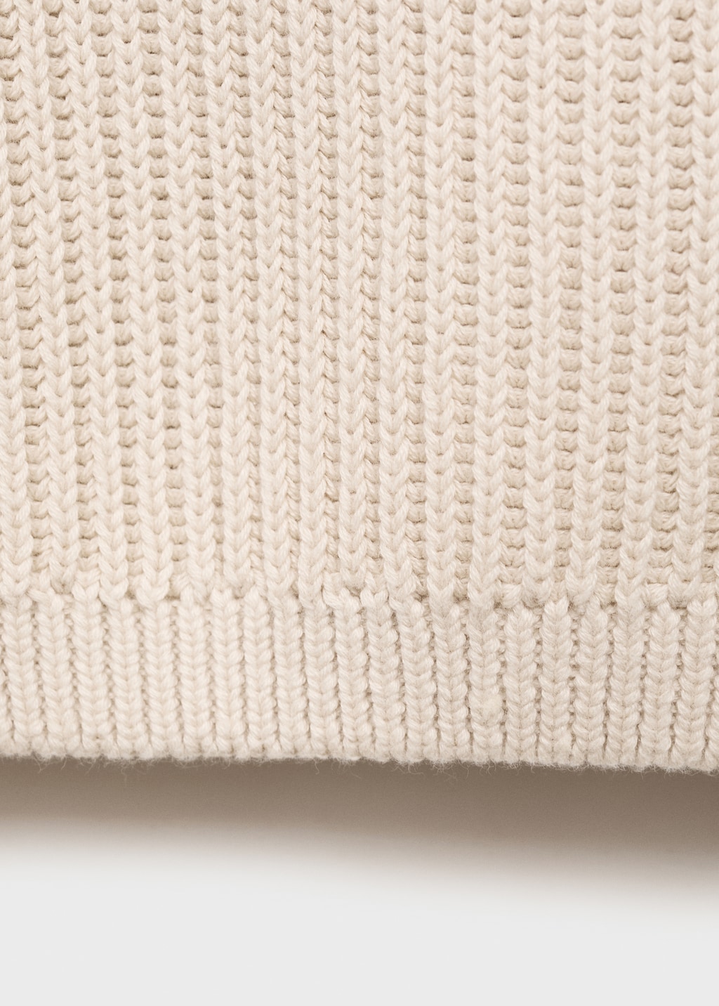 Buttons detail knit sweater