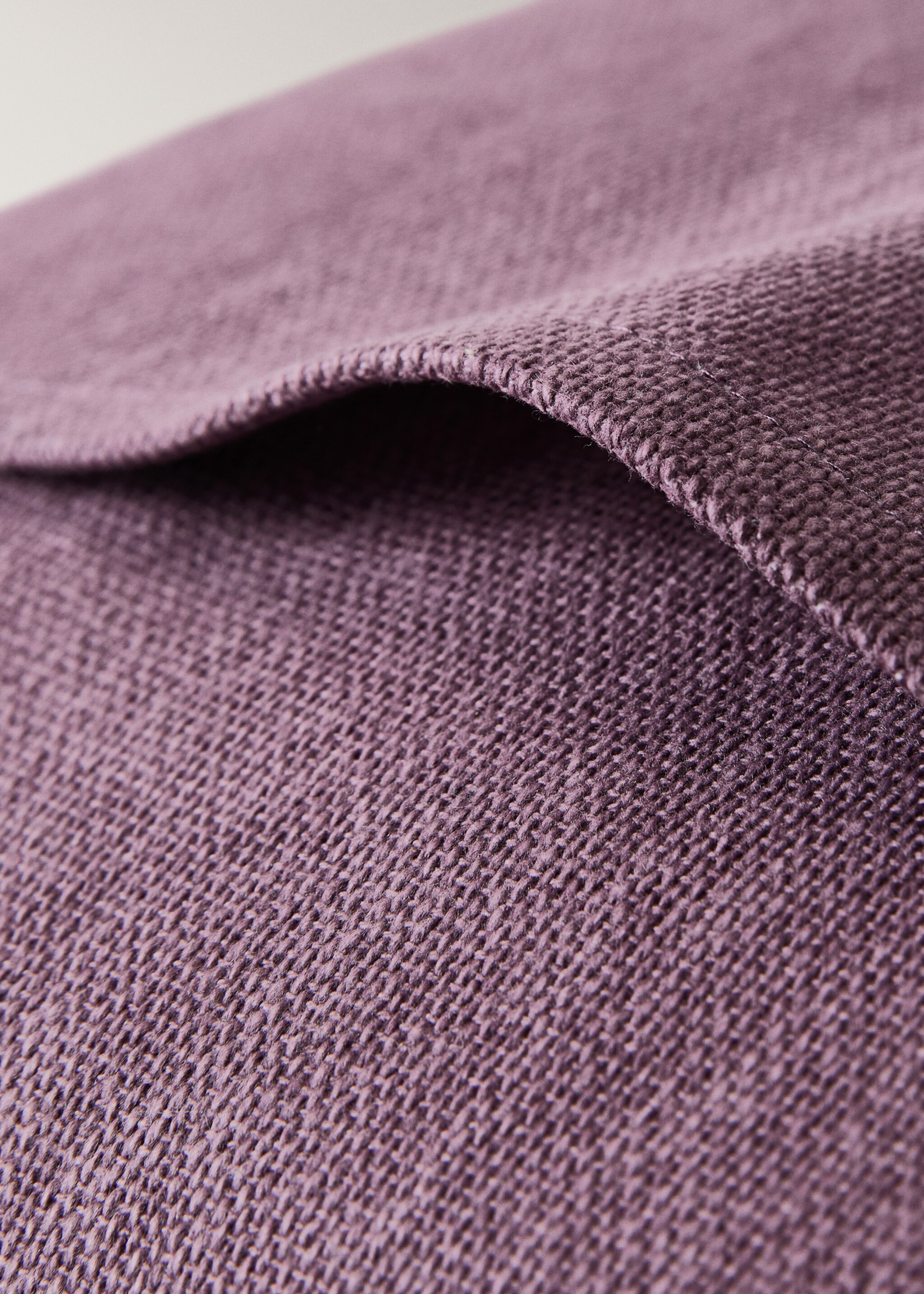 Piping cushion cover 45x45cm - Details of the article 2, Dark Red. Ref: 17043310-00.