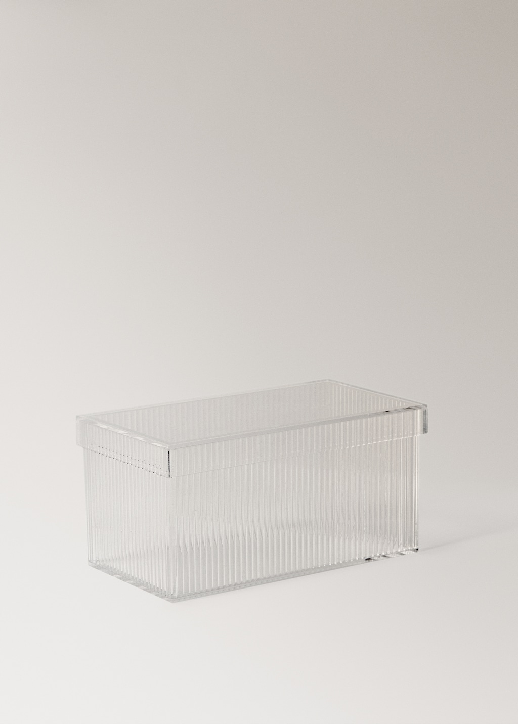 Medium transparent box