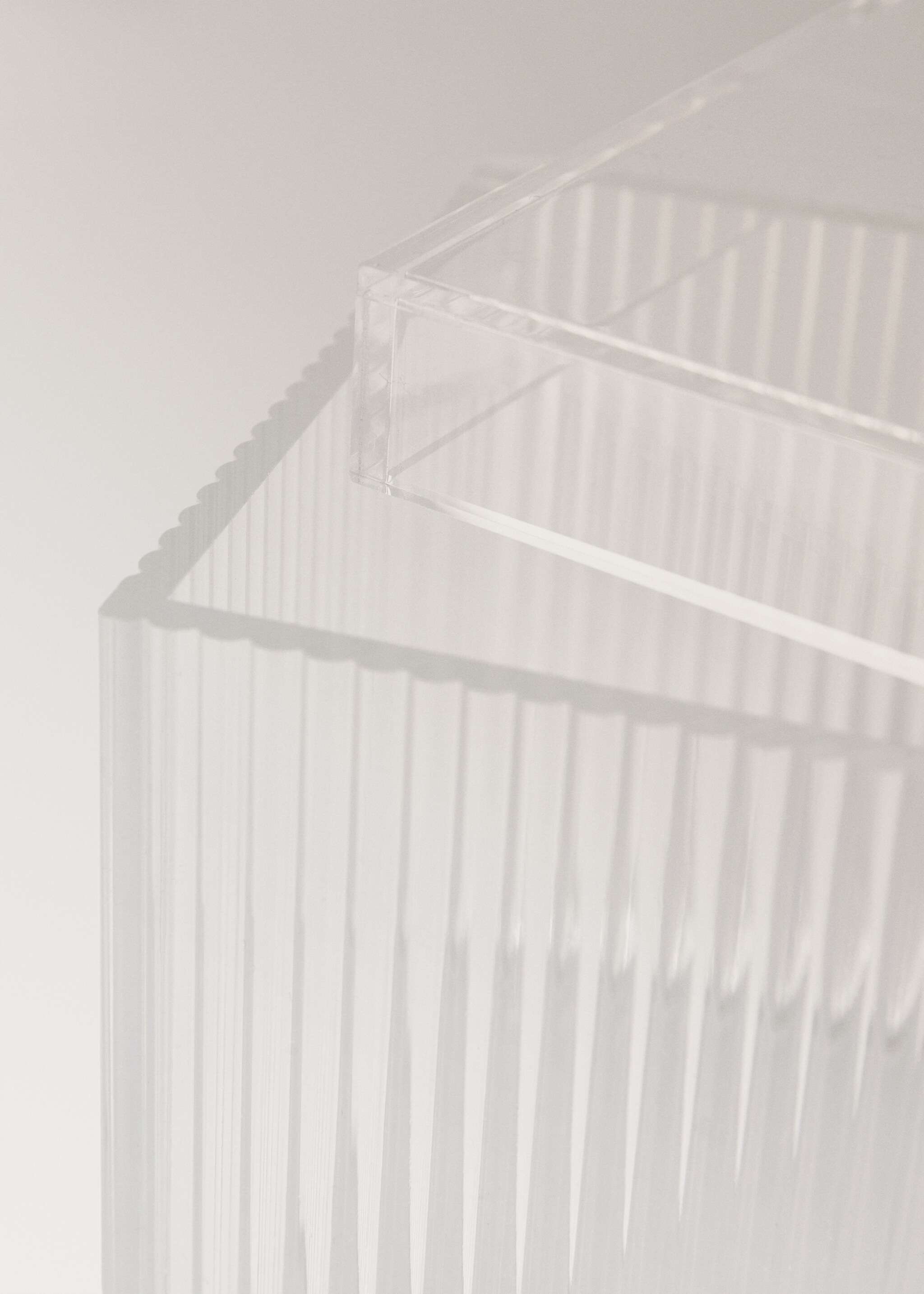 Medium transparent box - Details of the article 2, Black. Ref: 17043312-00.