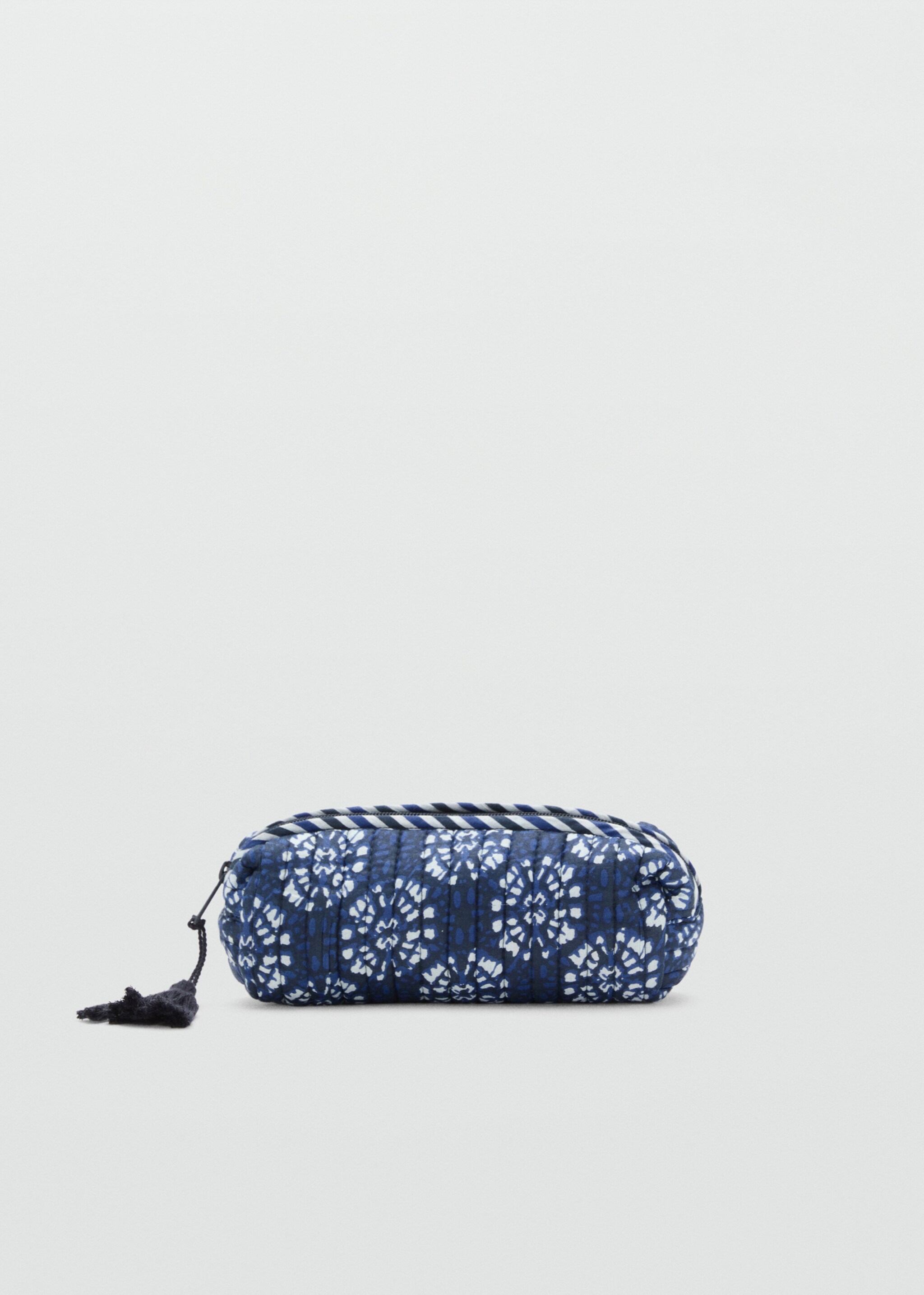 Case with ethnic print - Article without model, Blue. Ref: 17043316-00.
