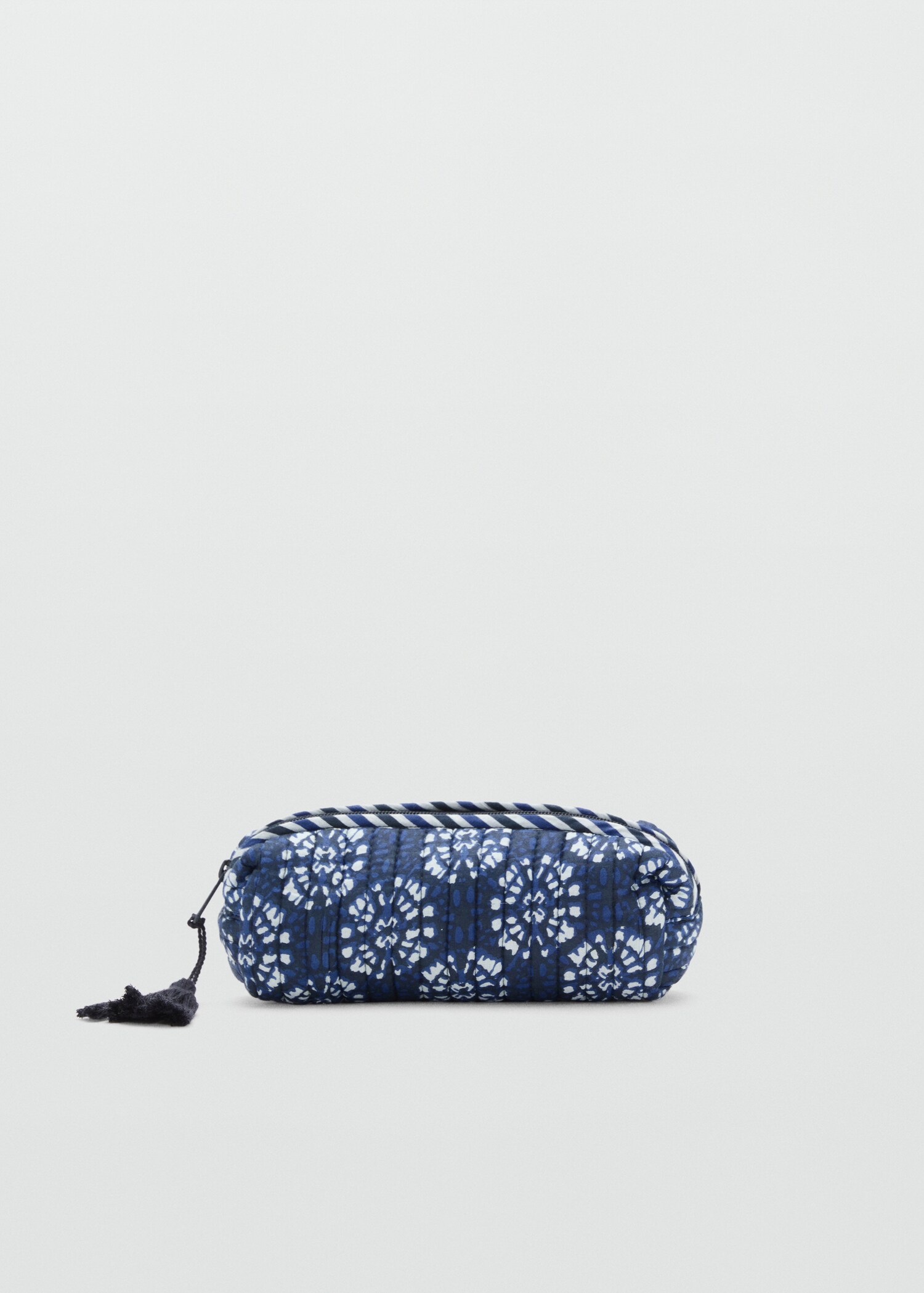 Case with ethnic print - Article without model