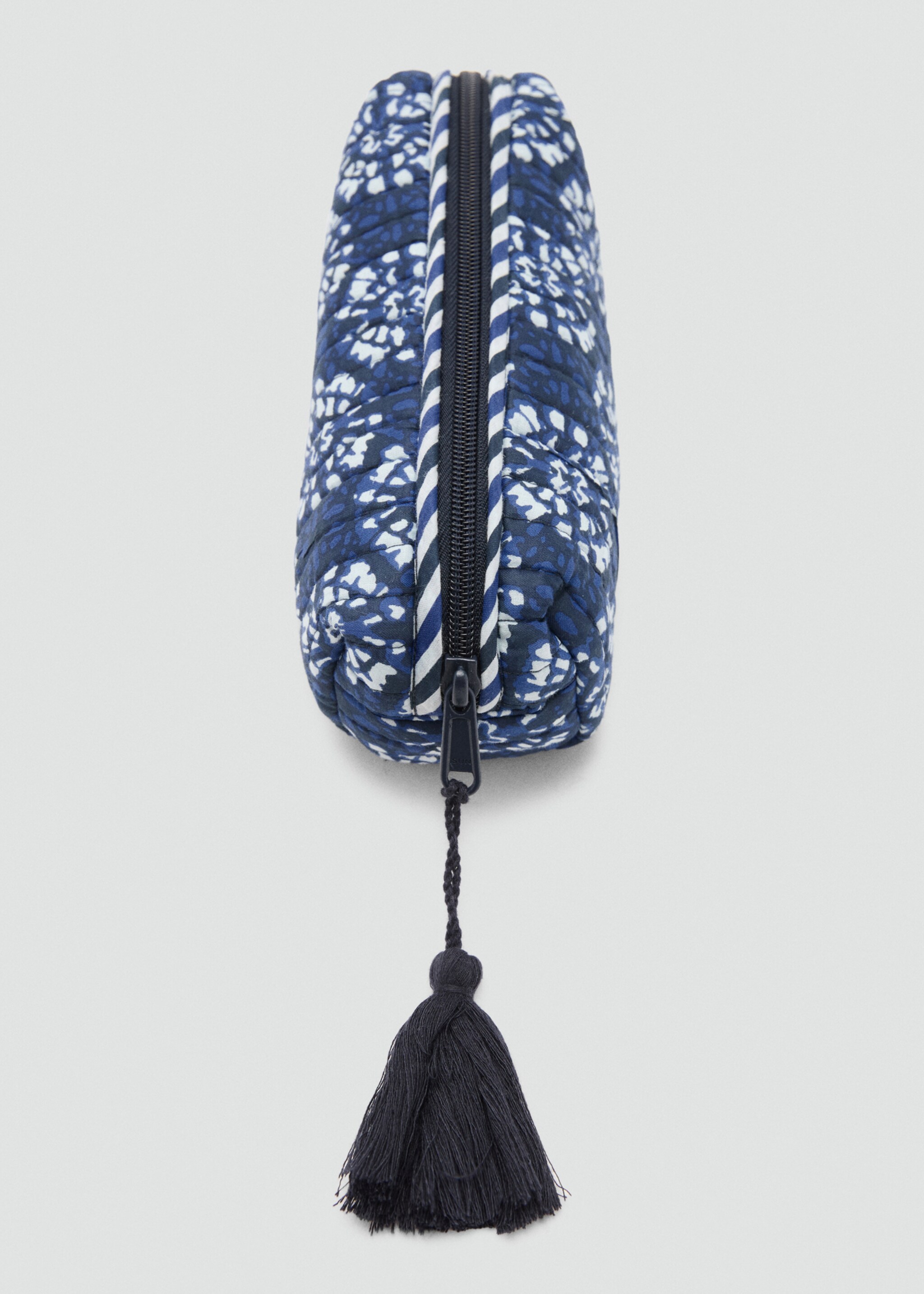 Case with ethnic print - Details of the article 1, Blue. Ref: 17043316-00.