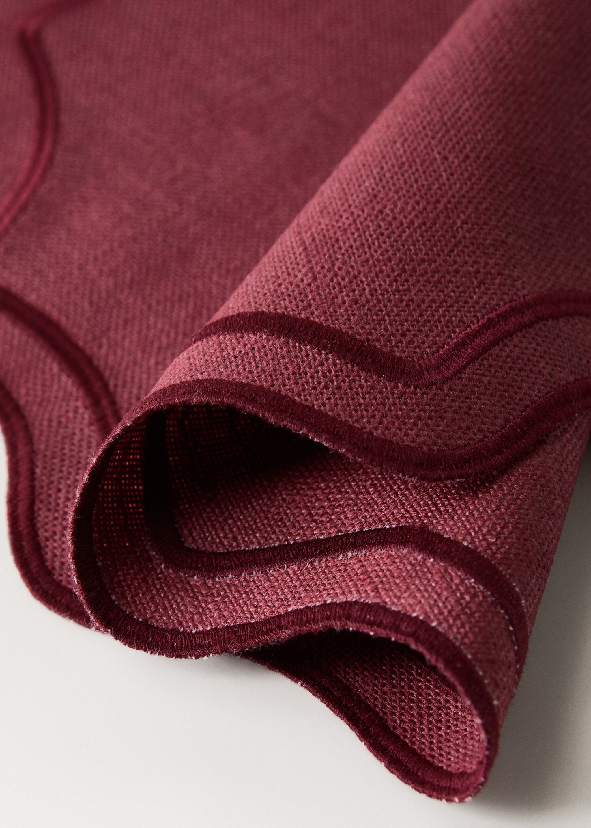 Resin cotton tablecloth waves - Details of the article 1, Red. Ref: 17043321-00.