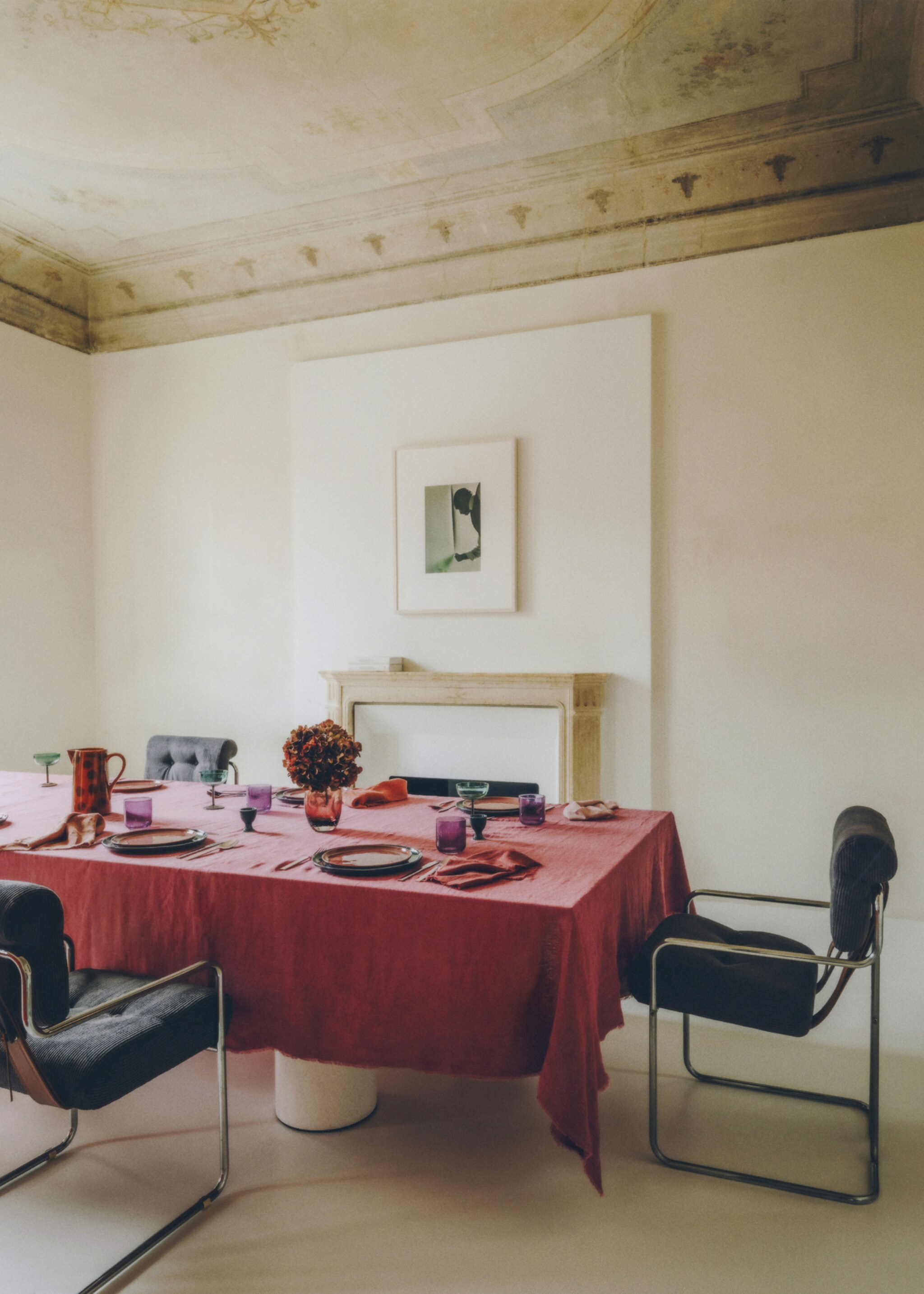Linen tablecloth with frayed edge for 6-8 diners - Details of the article 6, Burnt Orange. Ref: 17043323-00.