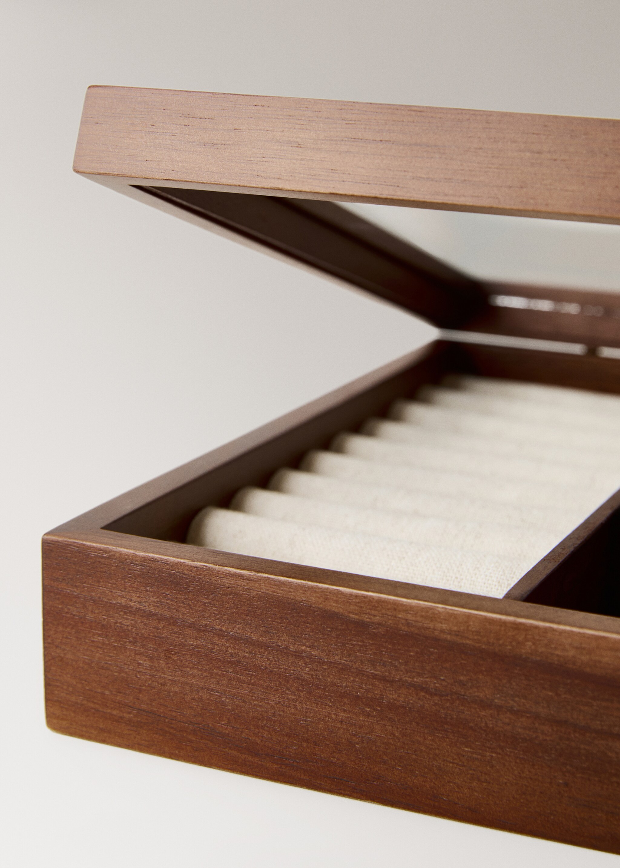 Large wooden jewellery box - Details of the article 2, Brown. Ref: 17043324-00.