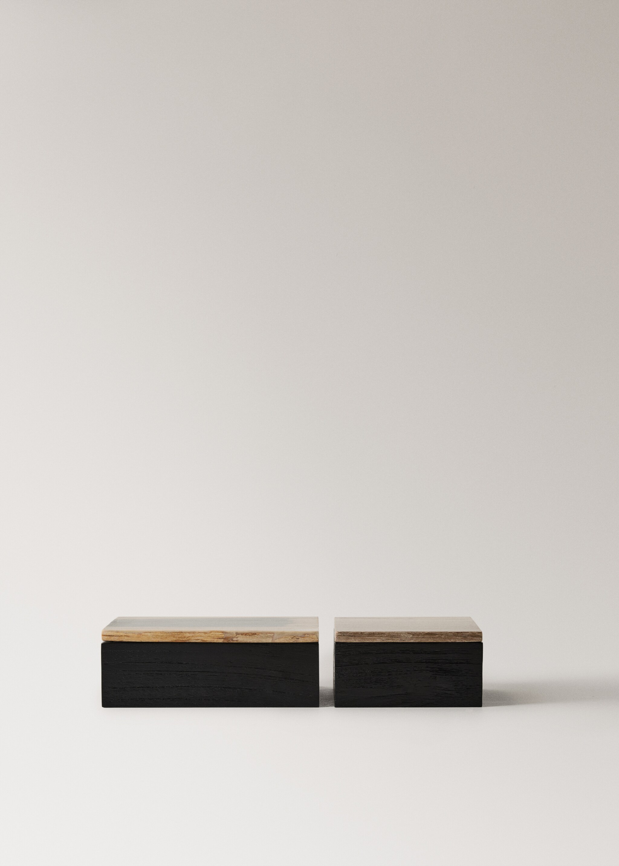 Small decorative box in petrified wood - Details of the article 3, Black. Ref: 17043326-00.