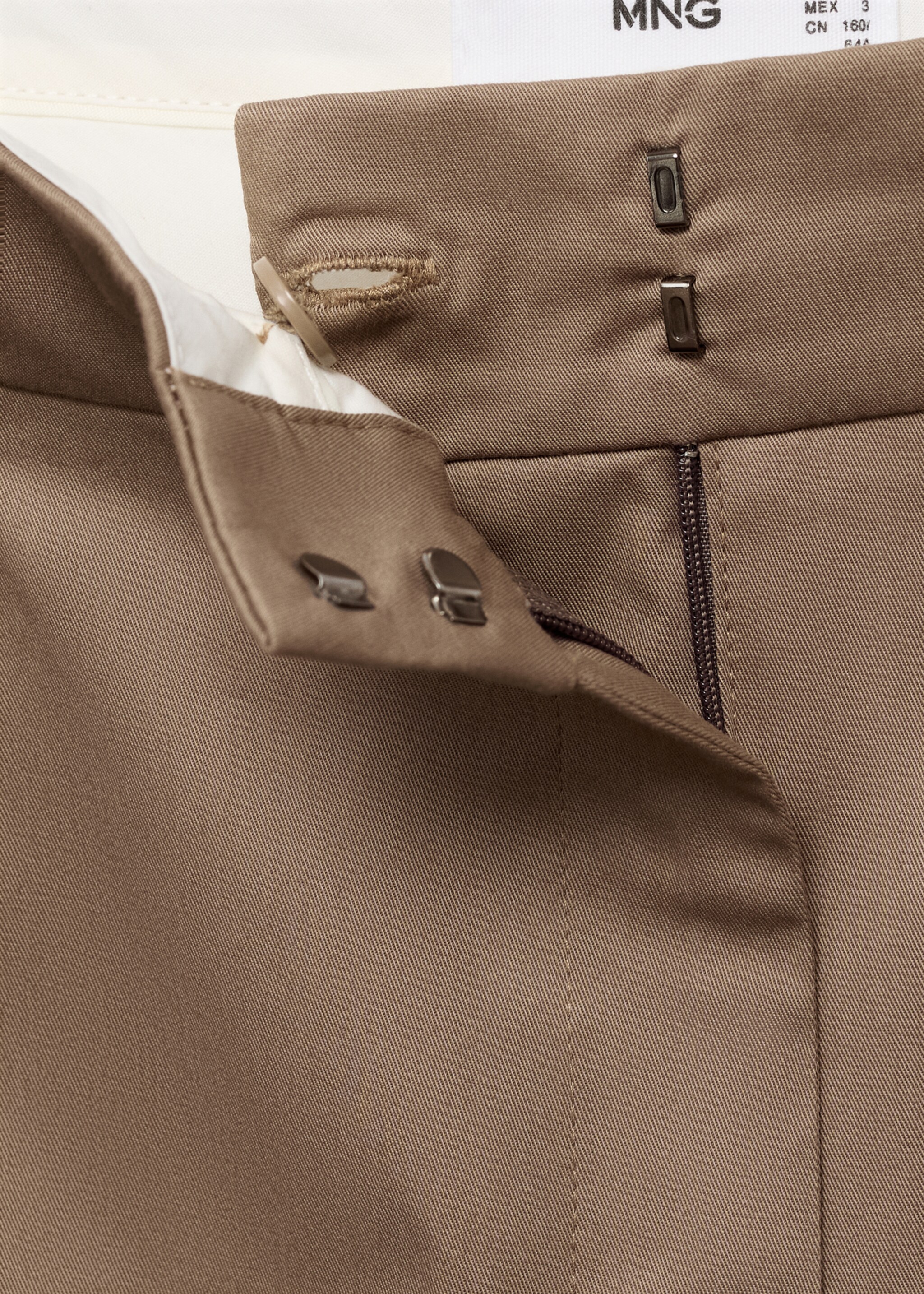 Straight cotton trousers with pleats - Details of the article 7