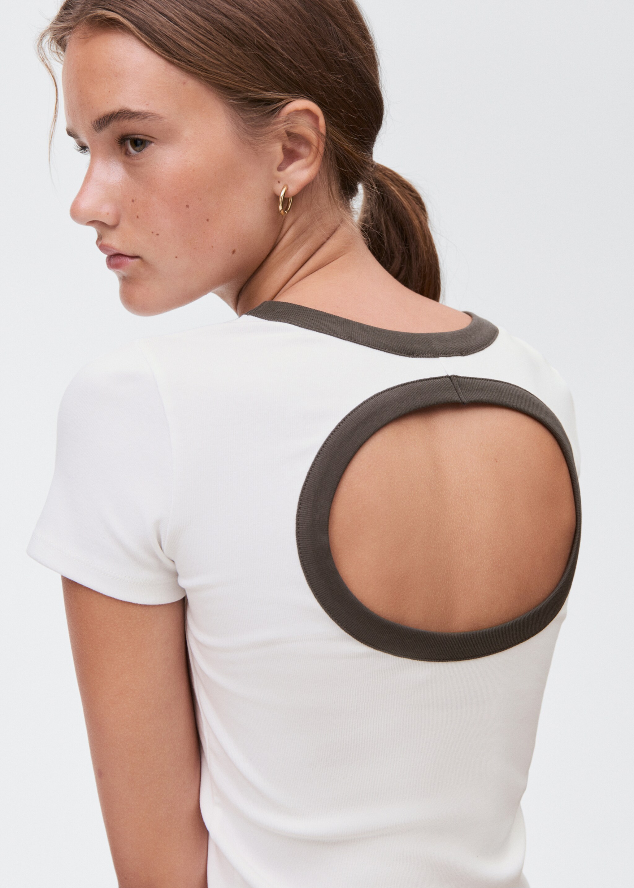 Contrasting collar cotton t-shirt - Details of the article 2, Off White. Ref: 17043335-00.