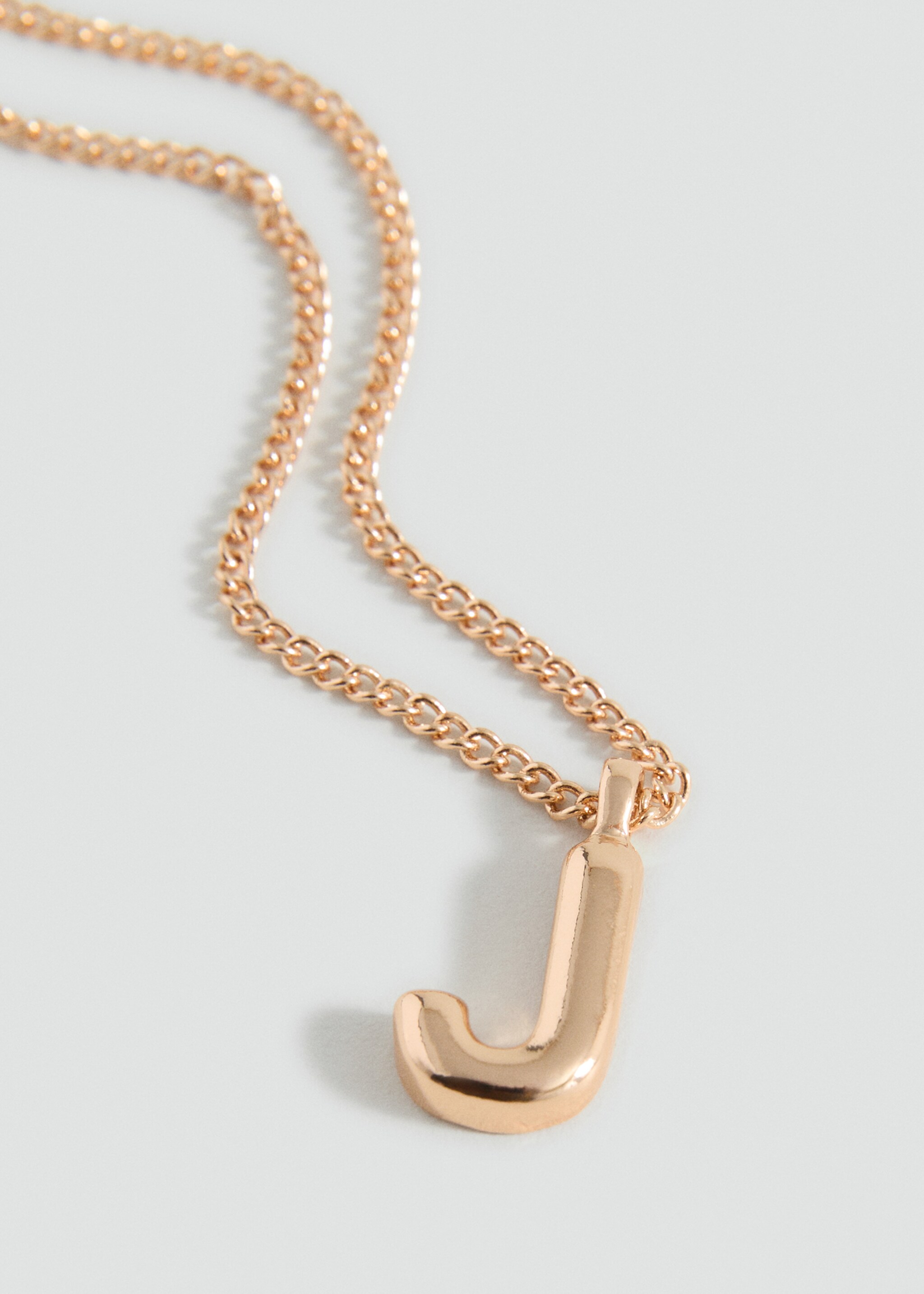 Letter Pendant Necklace - Medium plane, Gold. Ref: 17043805-00.