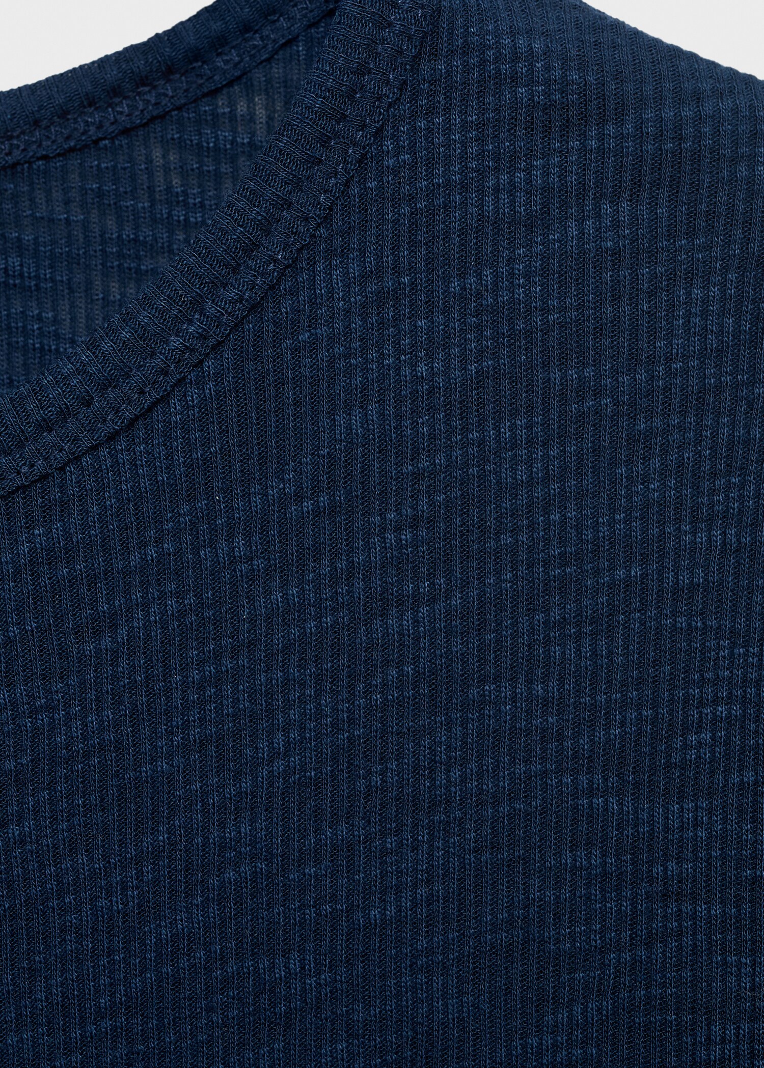 Long-sleeved knitted t-shirt - Details of the article 8