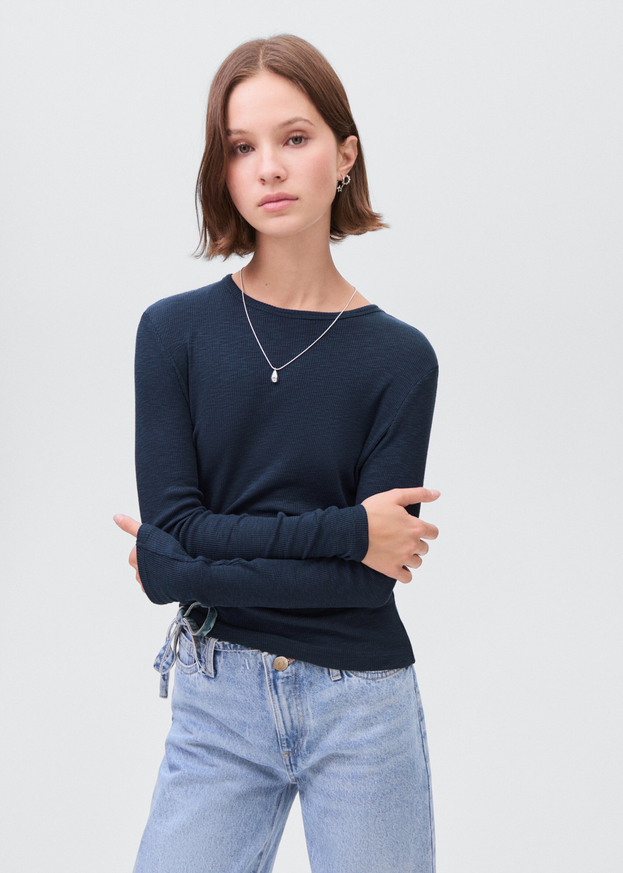 Long-sleeved knitted t-shirt - Reverse of the article