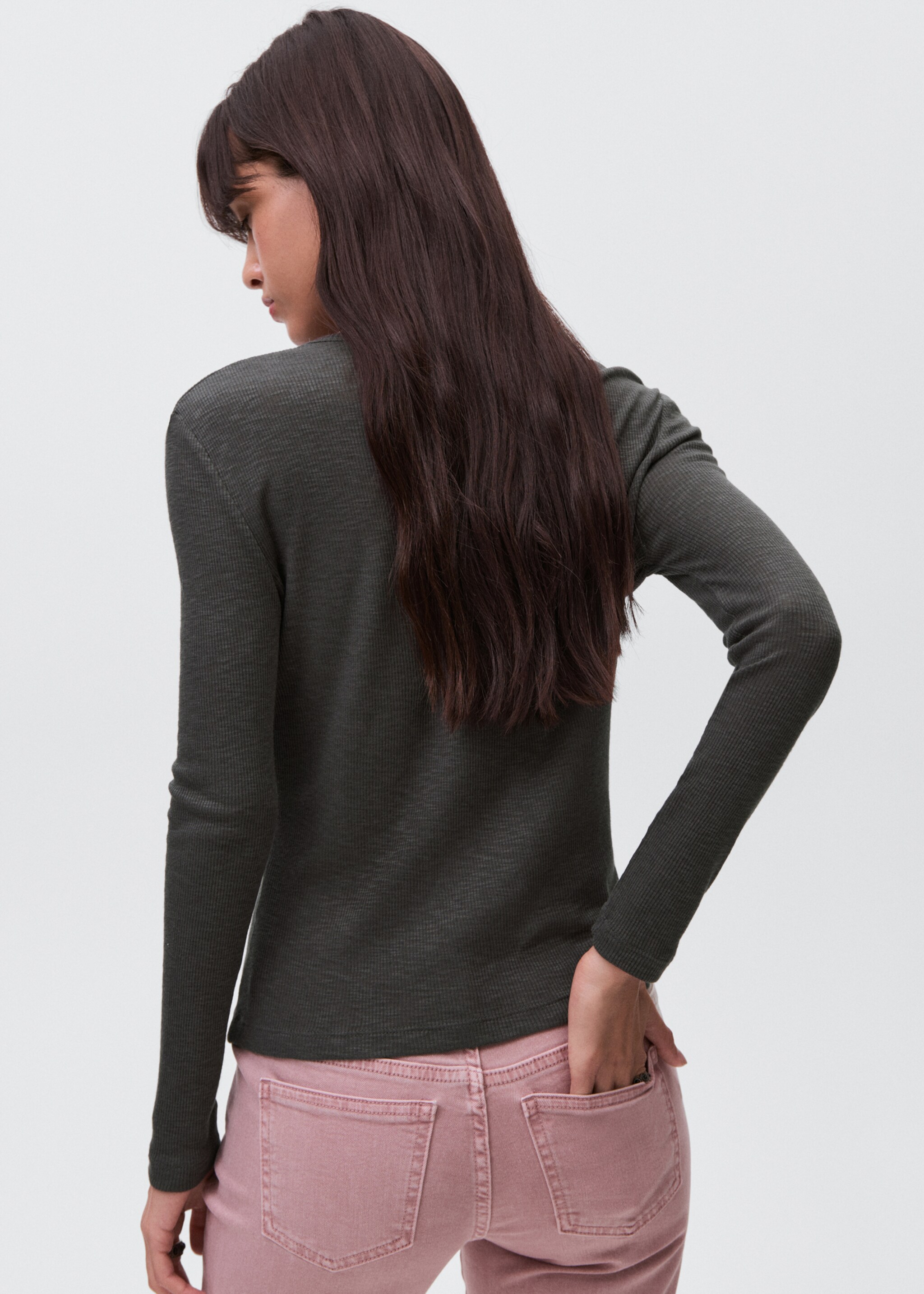 Long-sleeved knitted t-shirt - Reverse of the article
