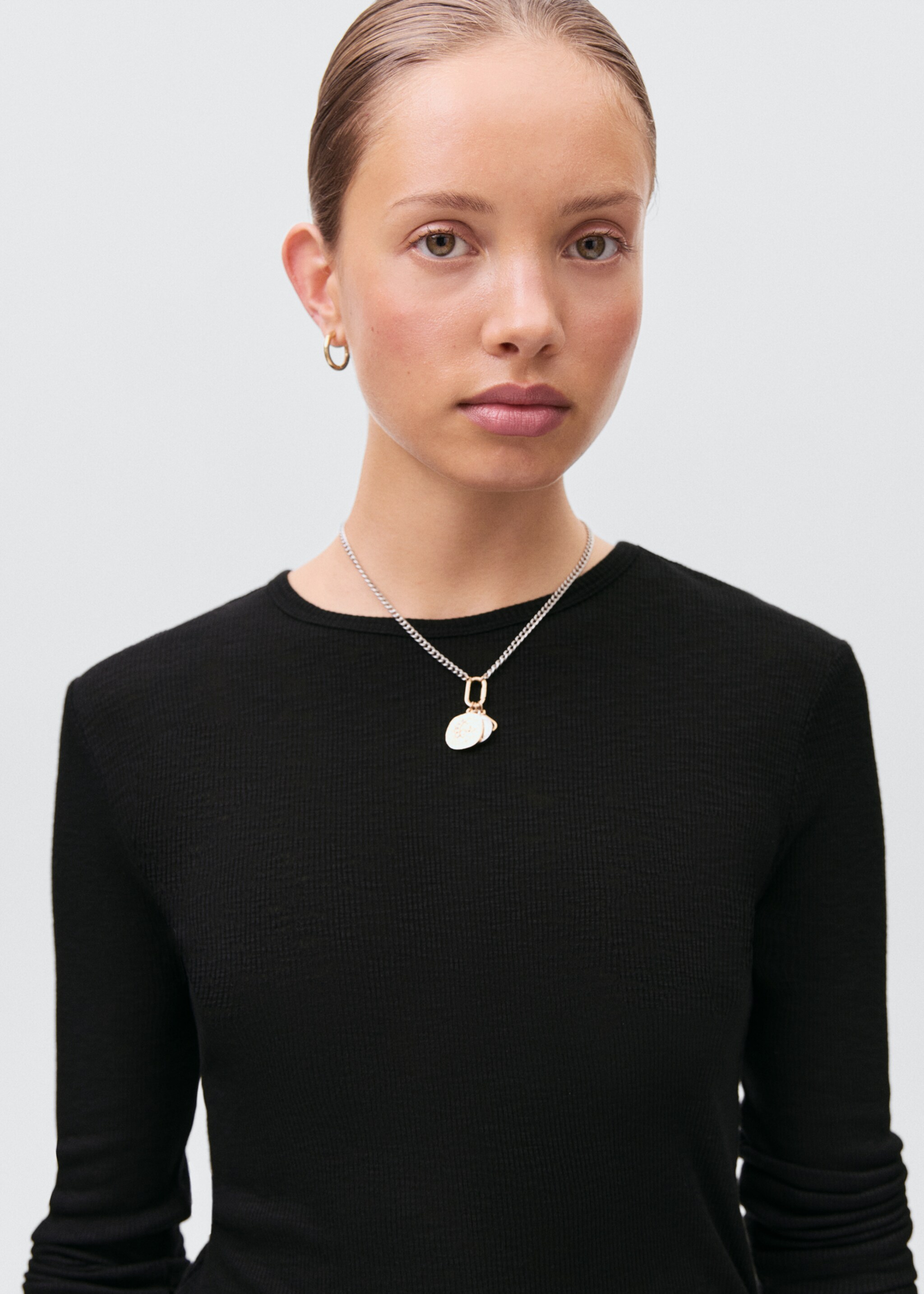 Long-sleeved knitted t-shirt - Reverse of the article, Black. Ref: 17044074-00.