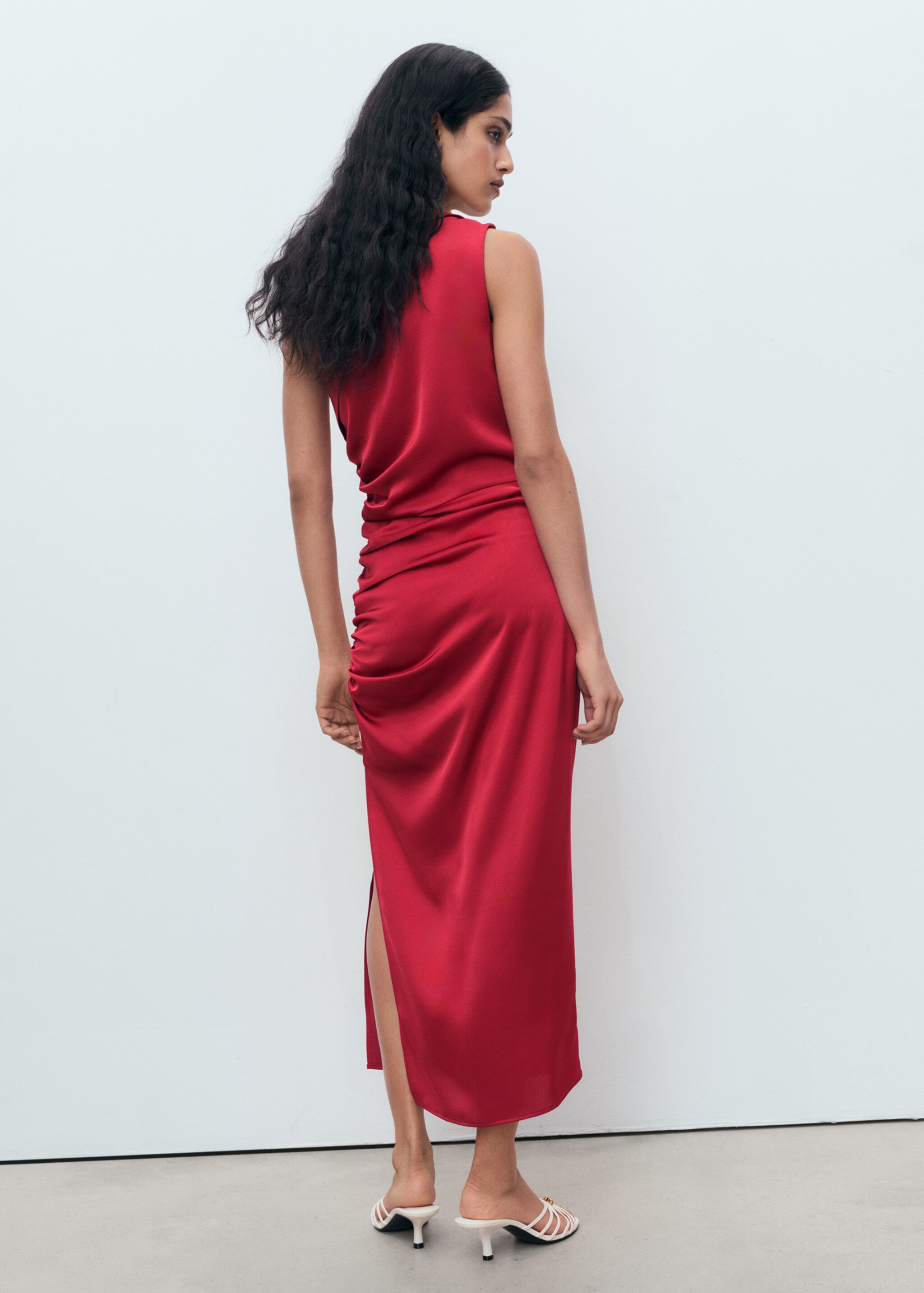 Asymmetrical satin dress with side slits - Reverse of the article