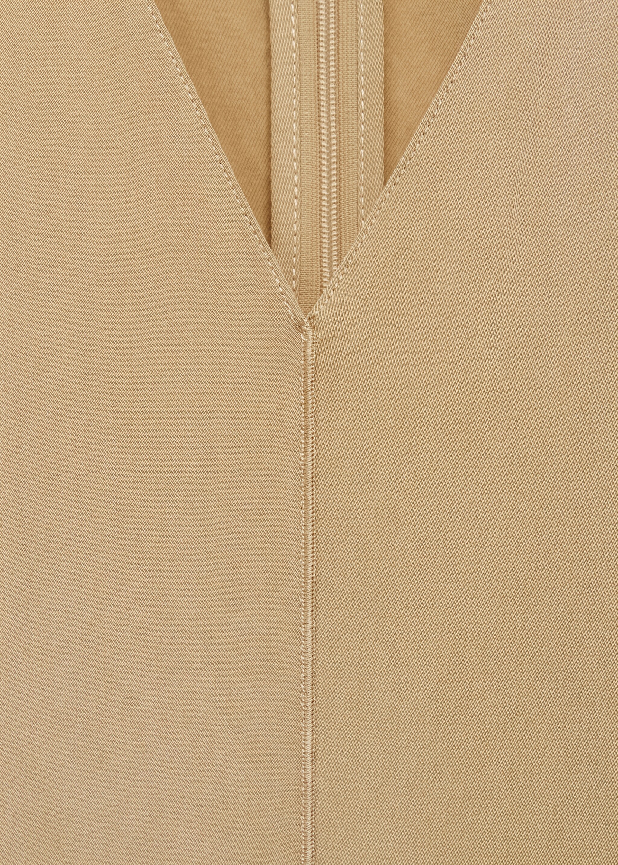 Midi-dress with stitching - Details of the article 8, Light/Pastel Grey. Ref: 17044083-00.