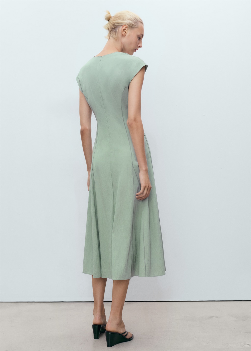 Mango V-neck dress with stitching thumbnail
