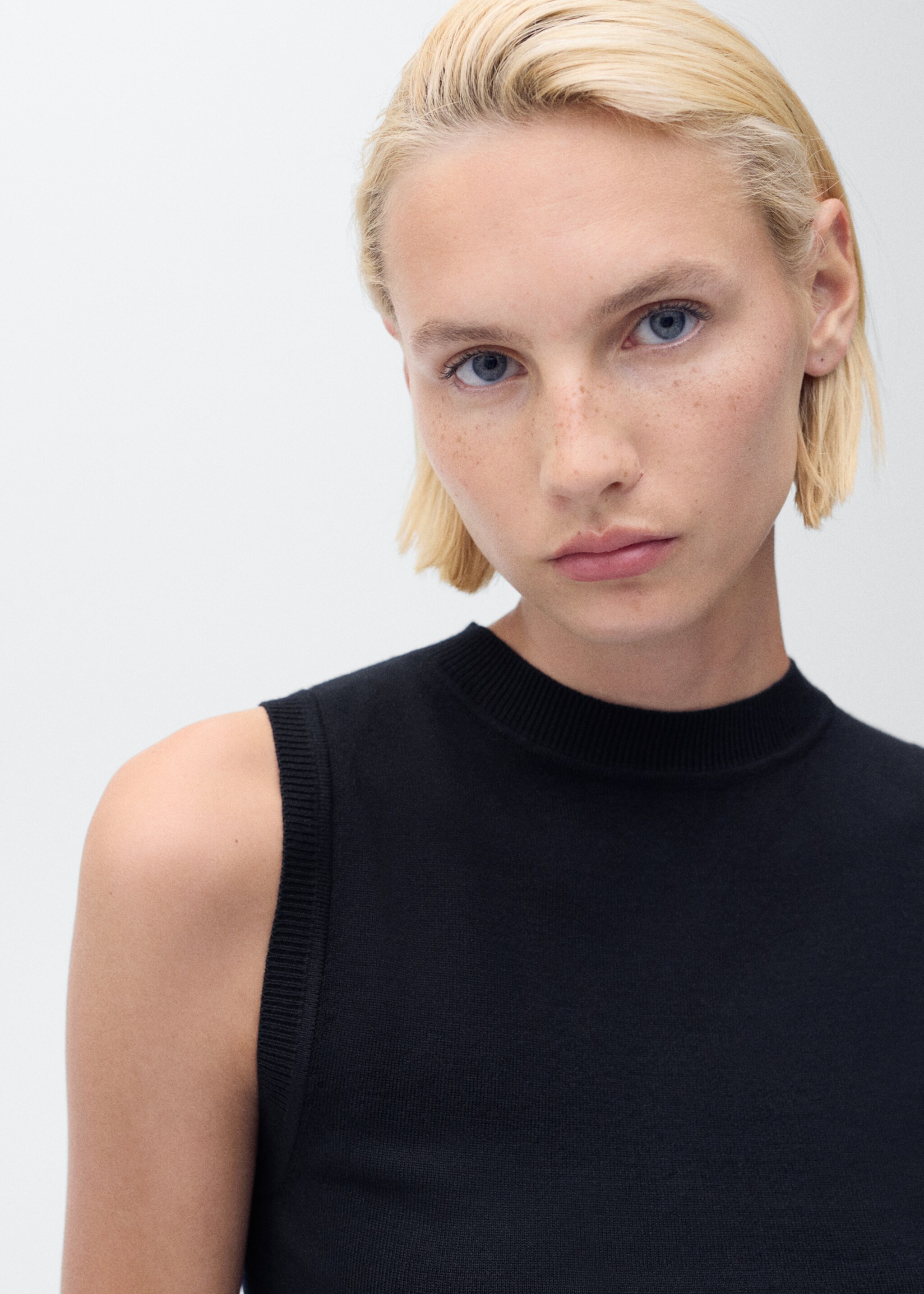 Fine-knit top - Details of the article 1, Navy. Ref: 17044086-00.