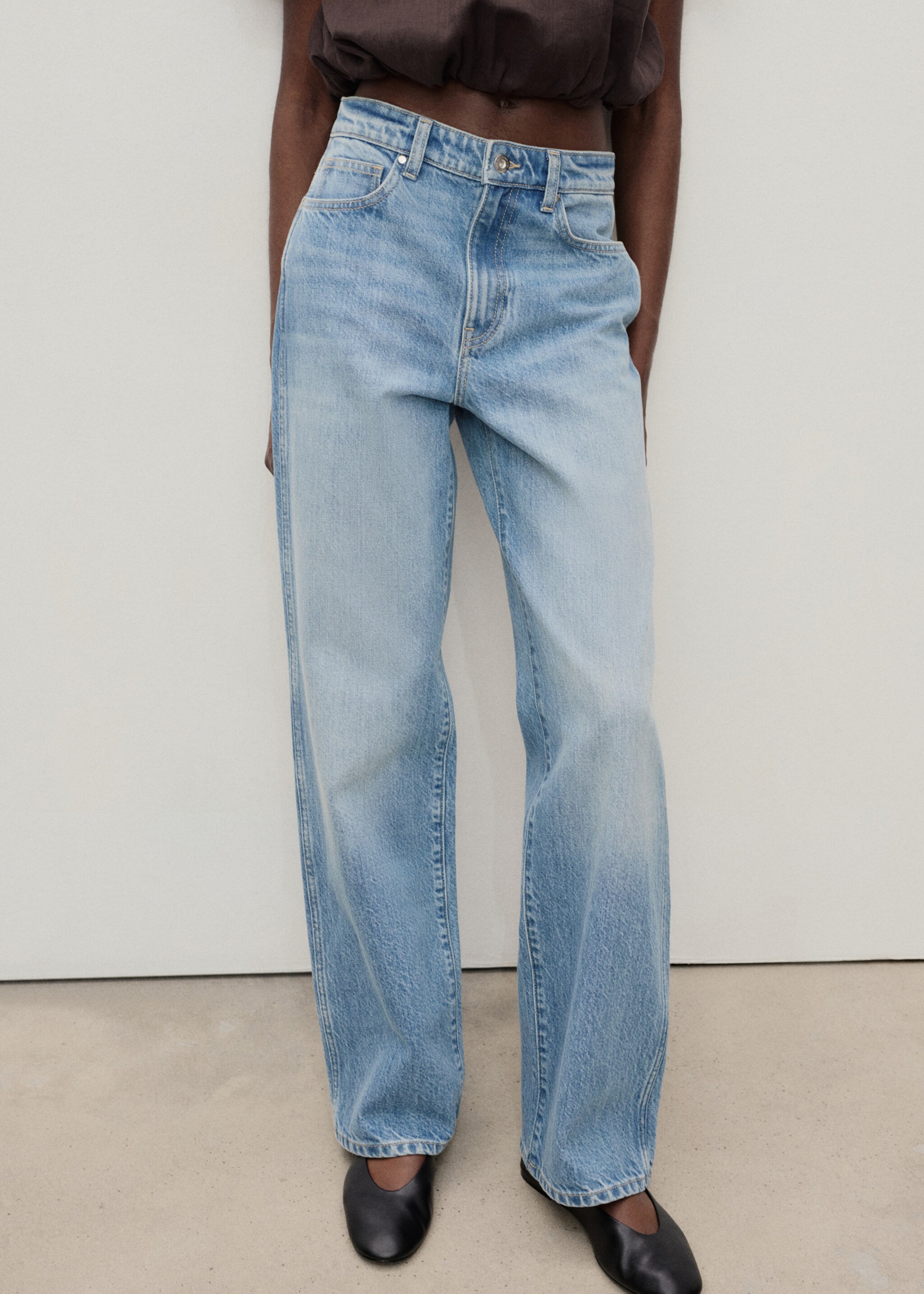 Jeans rectos tiro alto - Plano medio