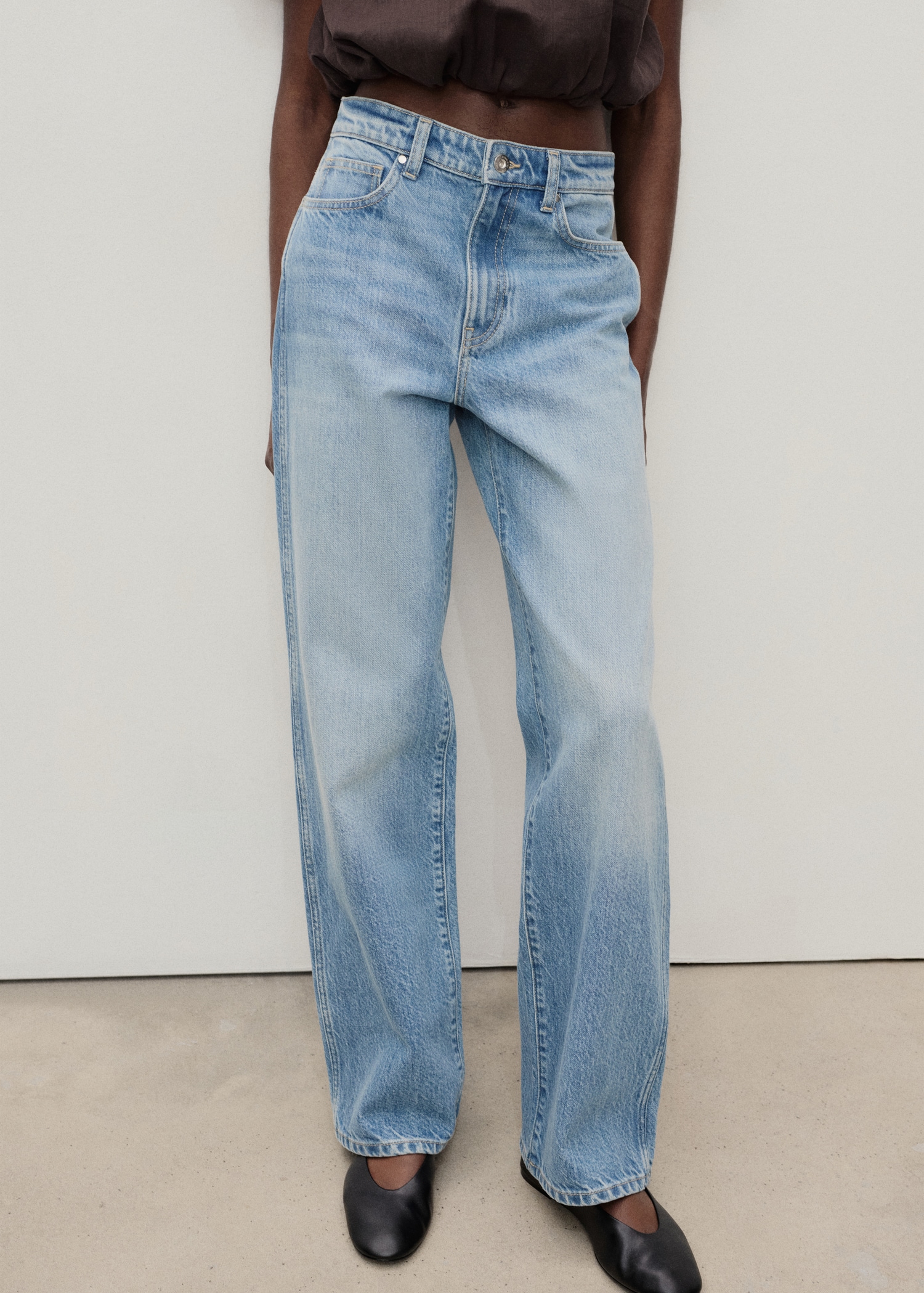 Jeans rectos tiro alto - Plano medio