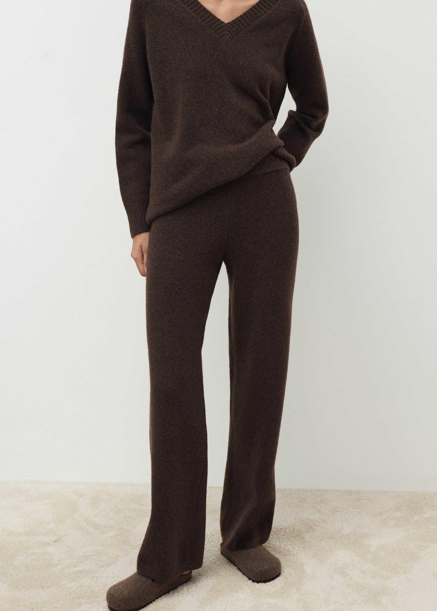 Straight knitted trousers - Medium plane