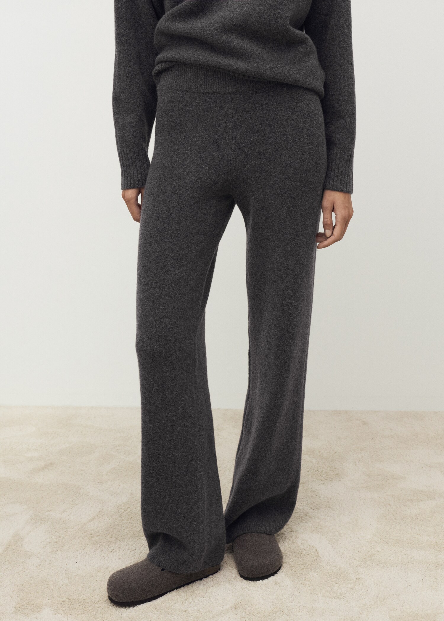 Straight knitted trousers - Medium plane