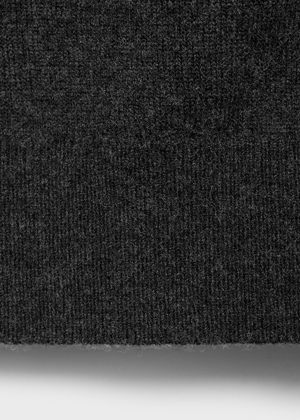 Cropped wool cardigan with buttons