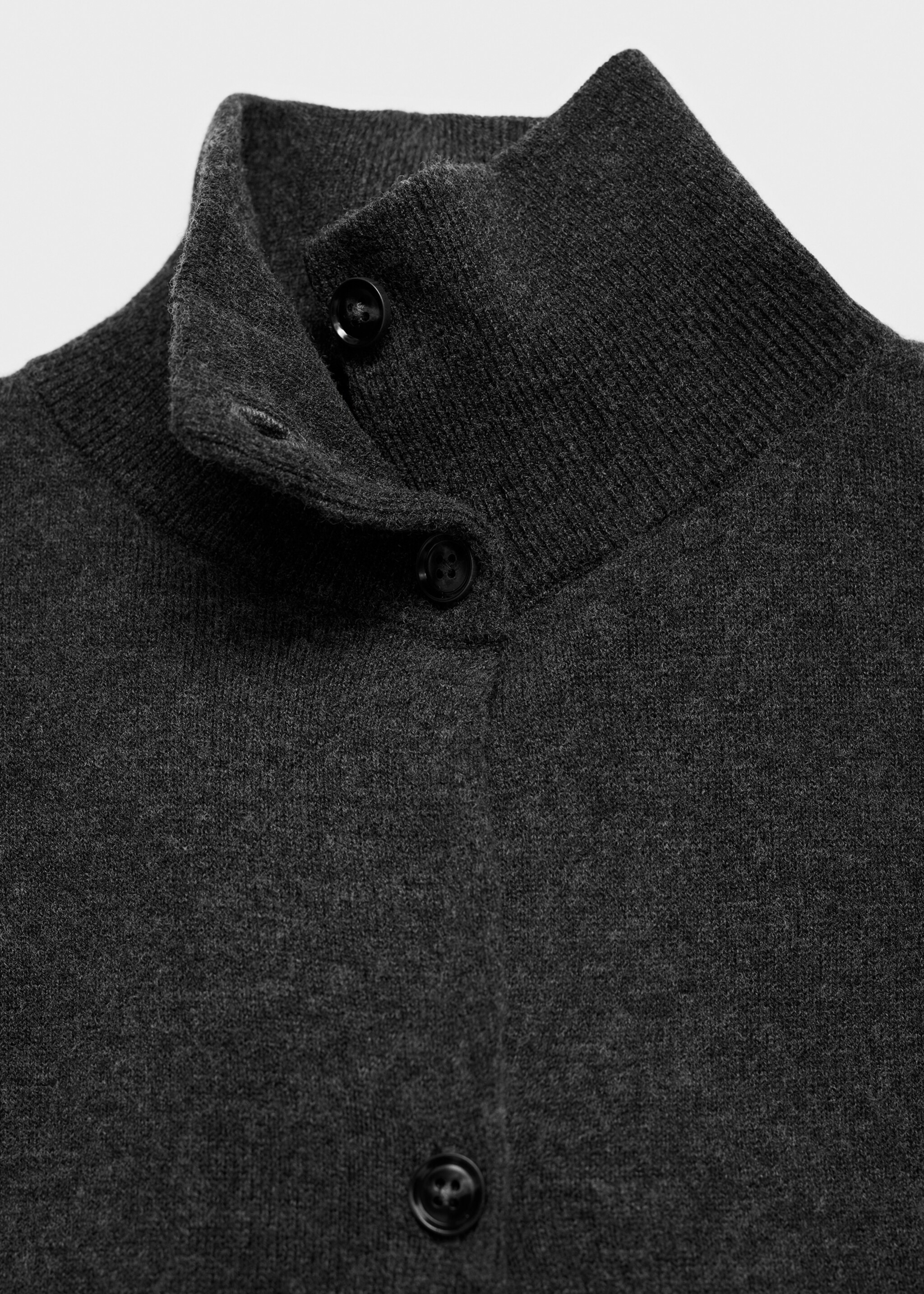Cropped cardigan with buttons - Details of the article 8, Charcoal. Ref: 17044108-00.