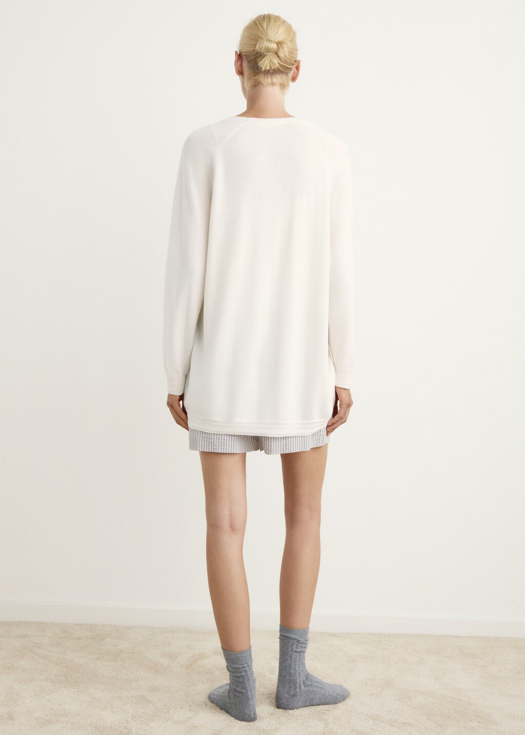 Buttoned wool cardigan - image 3