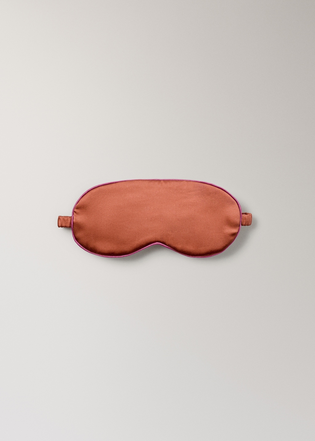 Silk mask with contrast piping