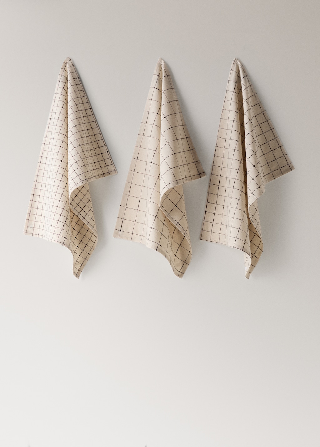 Check cotton kitchen towels