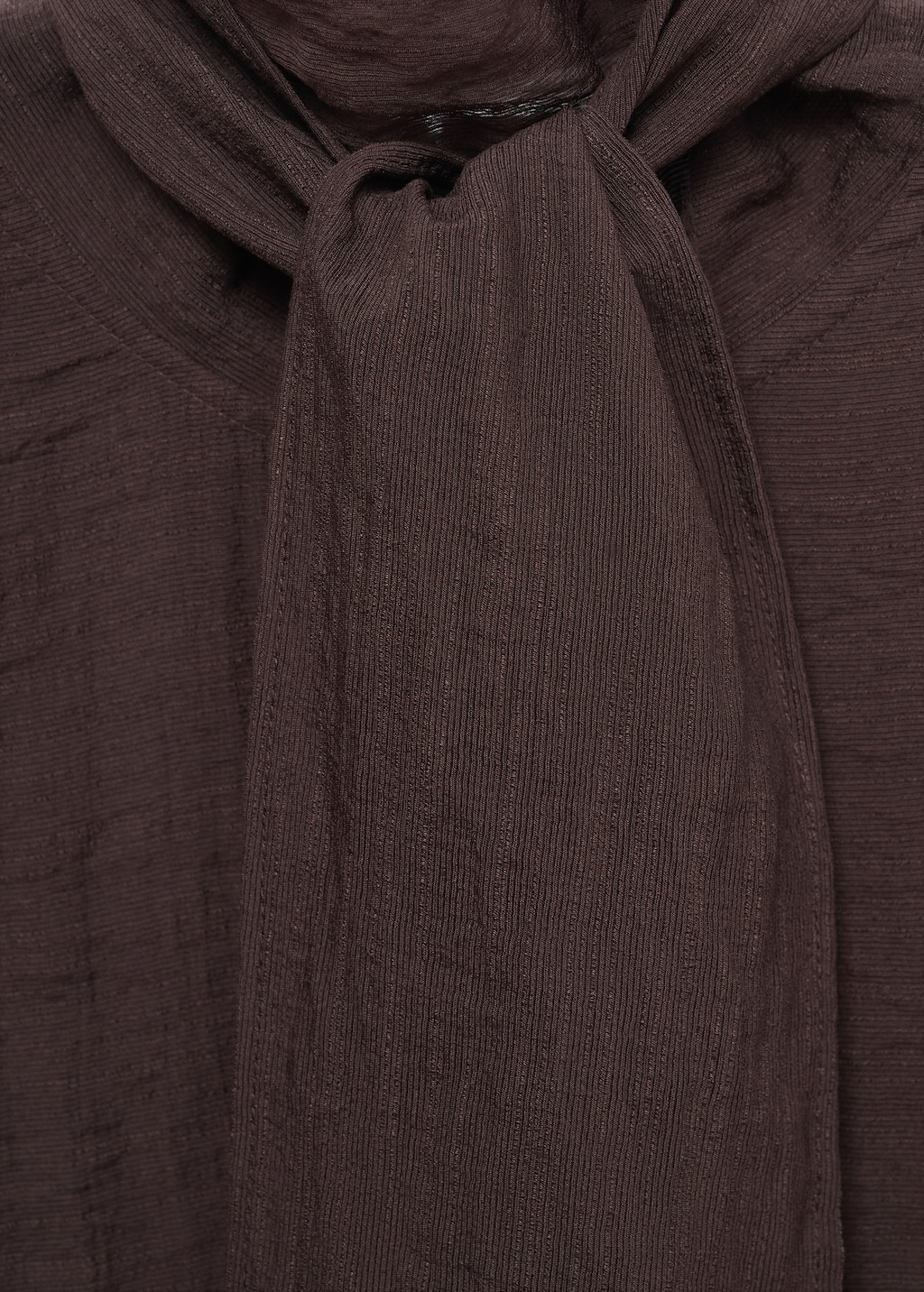 Textured blouse with foulard