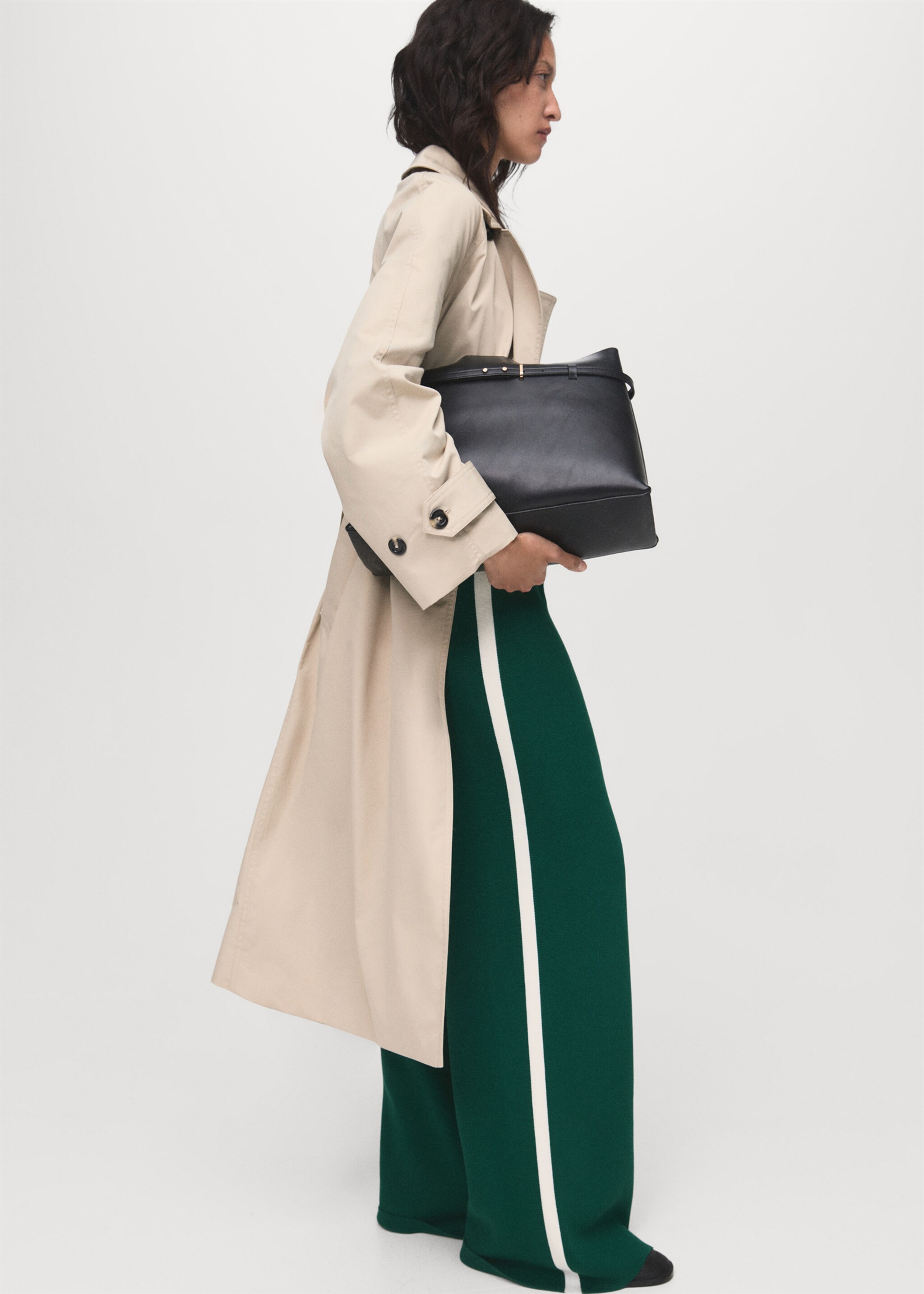 Fine-knit straight-fit trousers - Details of the article 6, Dark Green. Ref: 17044139-00.