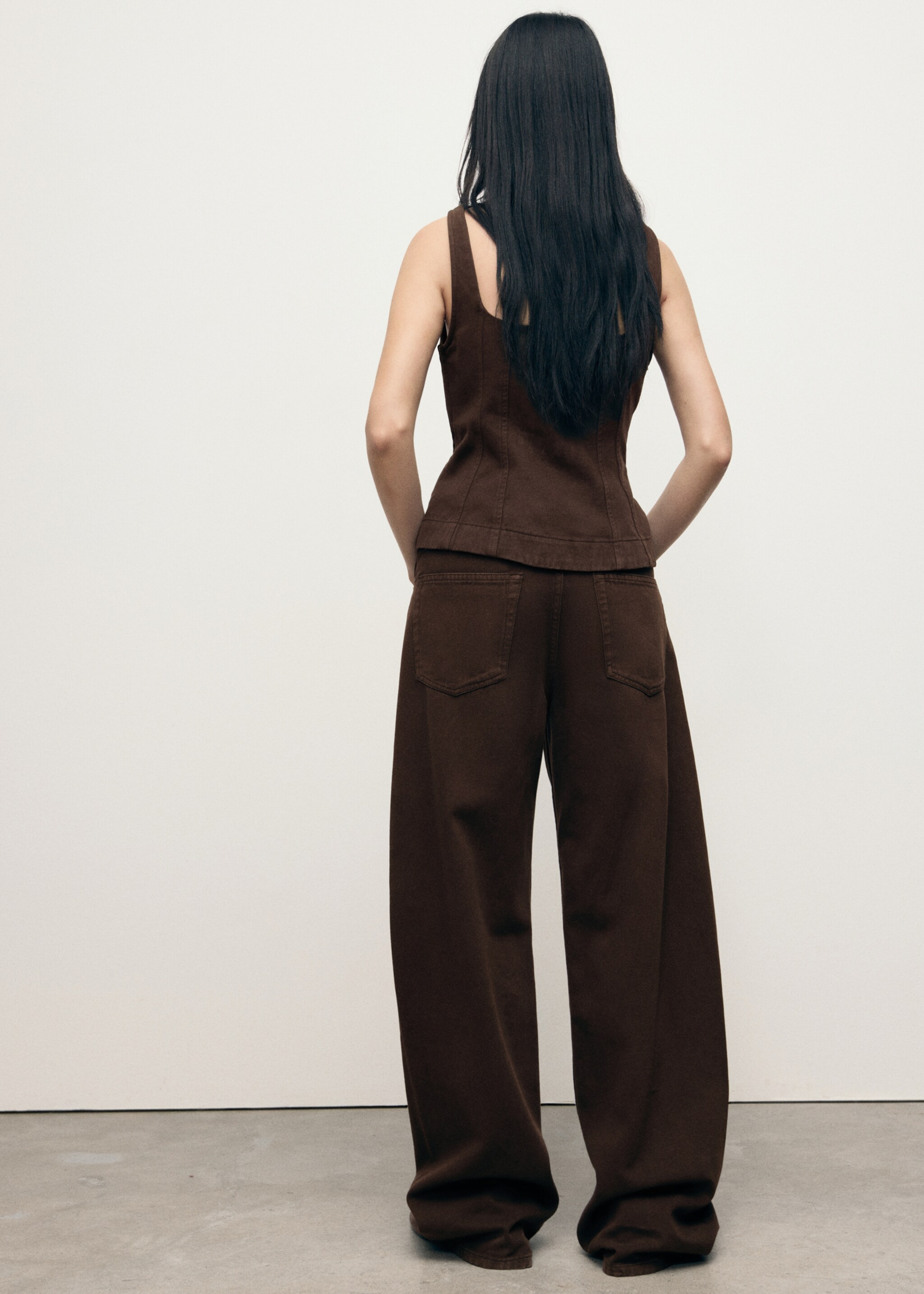 Jean balloon taille normale - Verso de l’article, Chocolat. Ref: 17044142-00.