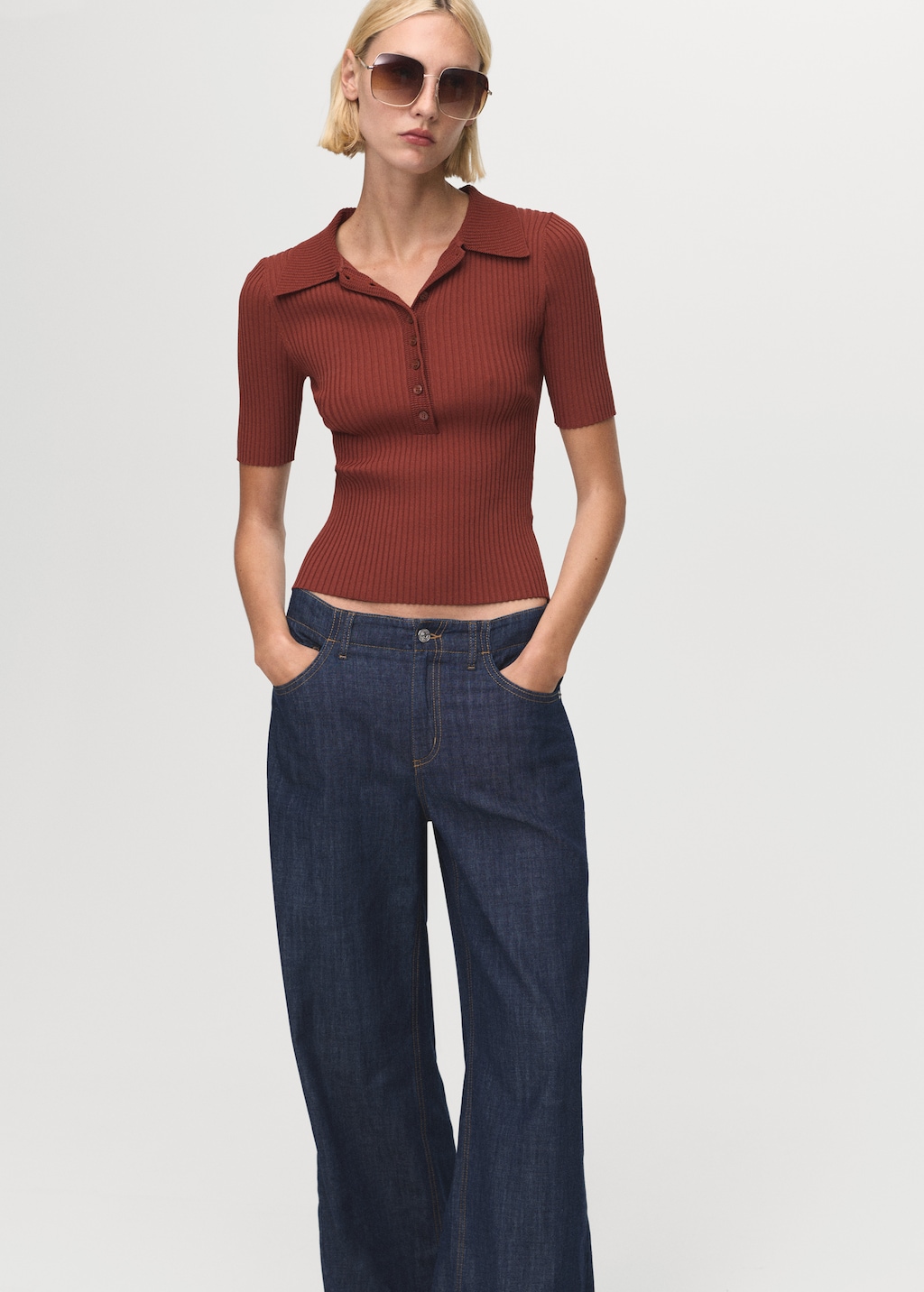 Wide leg mid-rise jeans - image 4