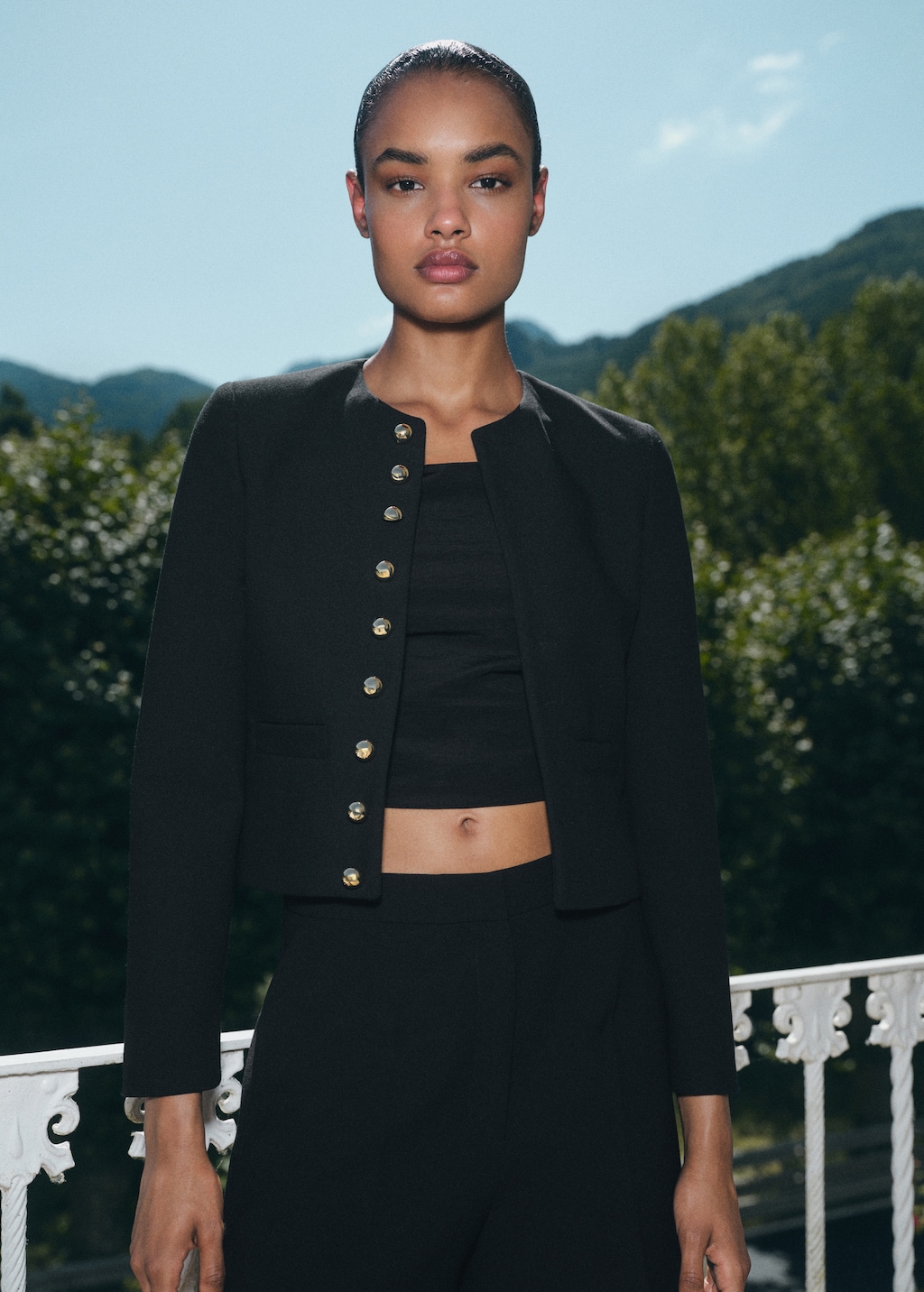 Buttoned cropped jacket