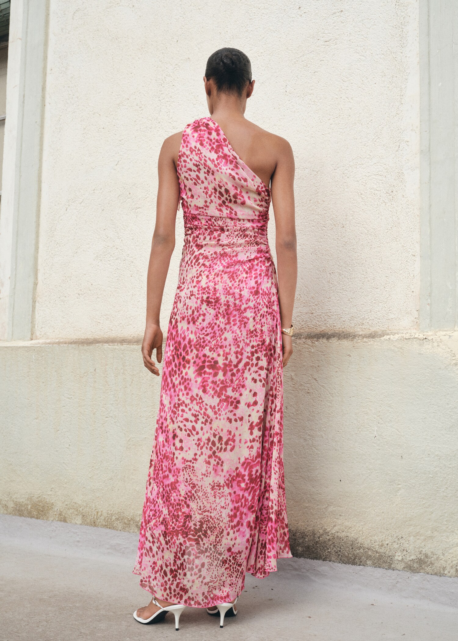 Printed asymmetrical dress - Reverse of the article
