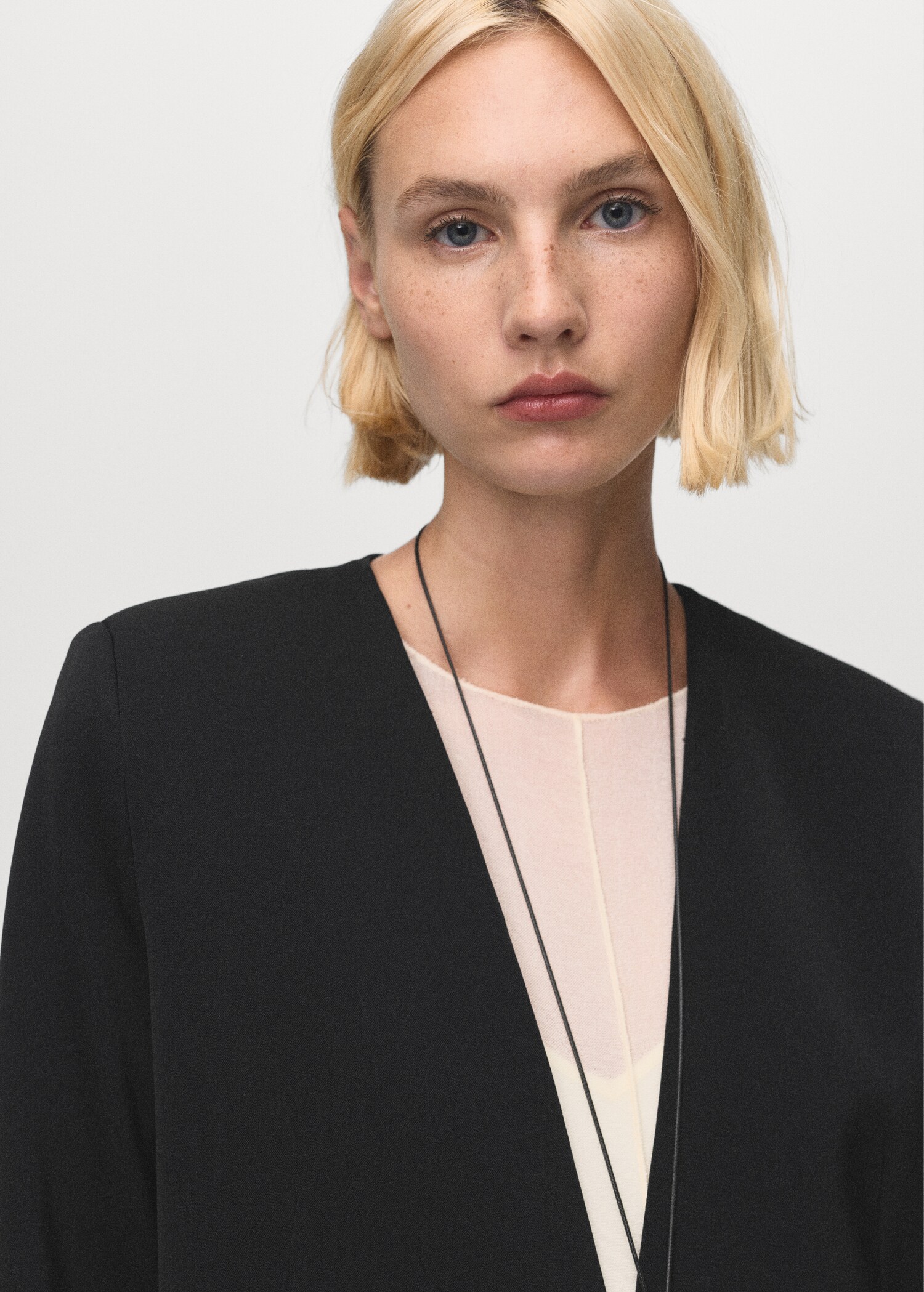 Double-breasted suit jacket - Details of the article 1