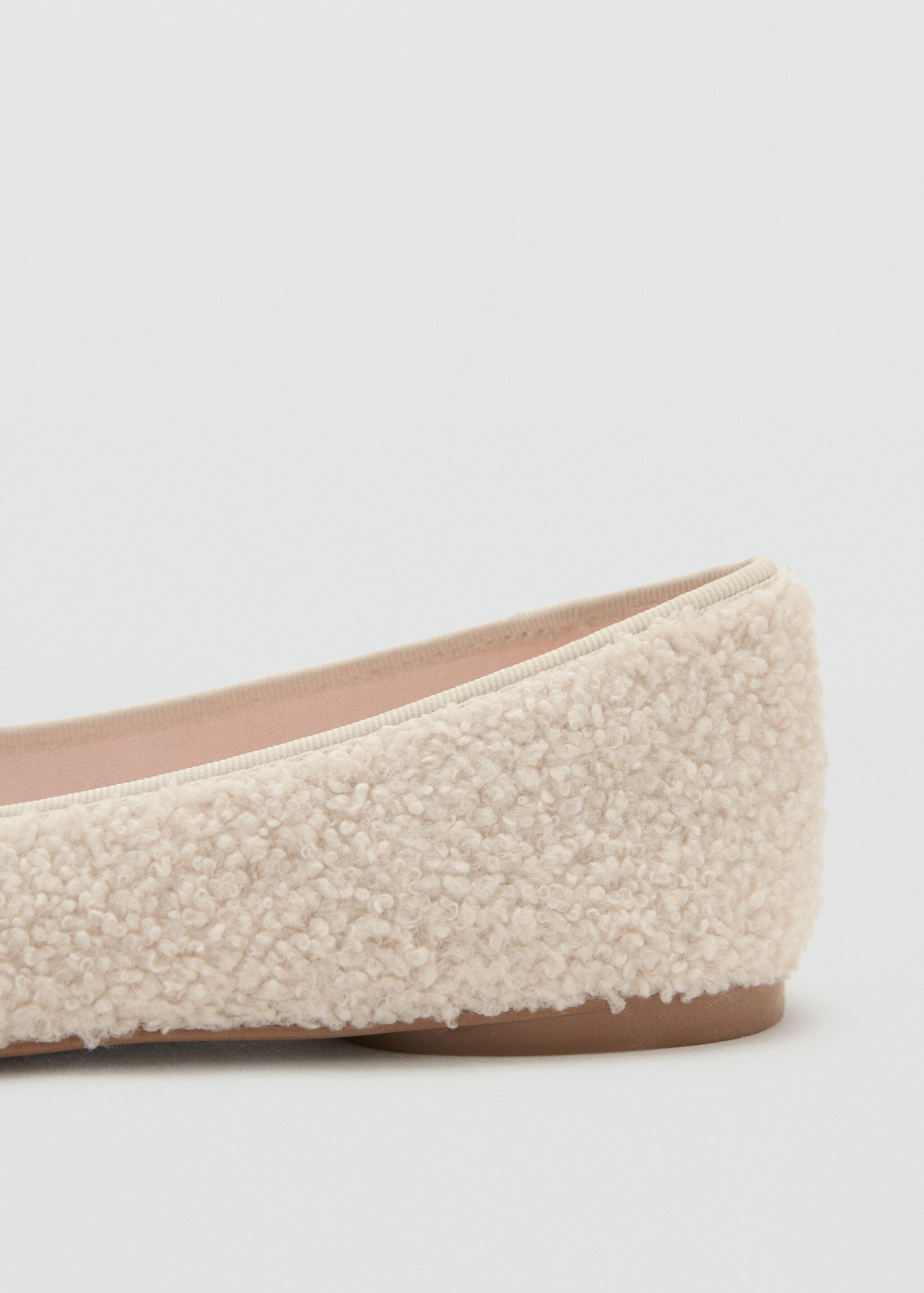 Sheepskin ballet flats - Details of the article 1, Off White. Ref: 17044412-00.