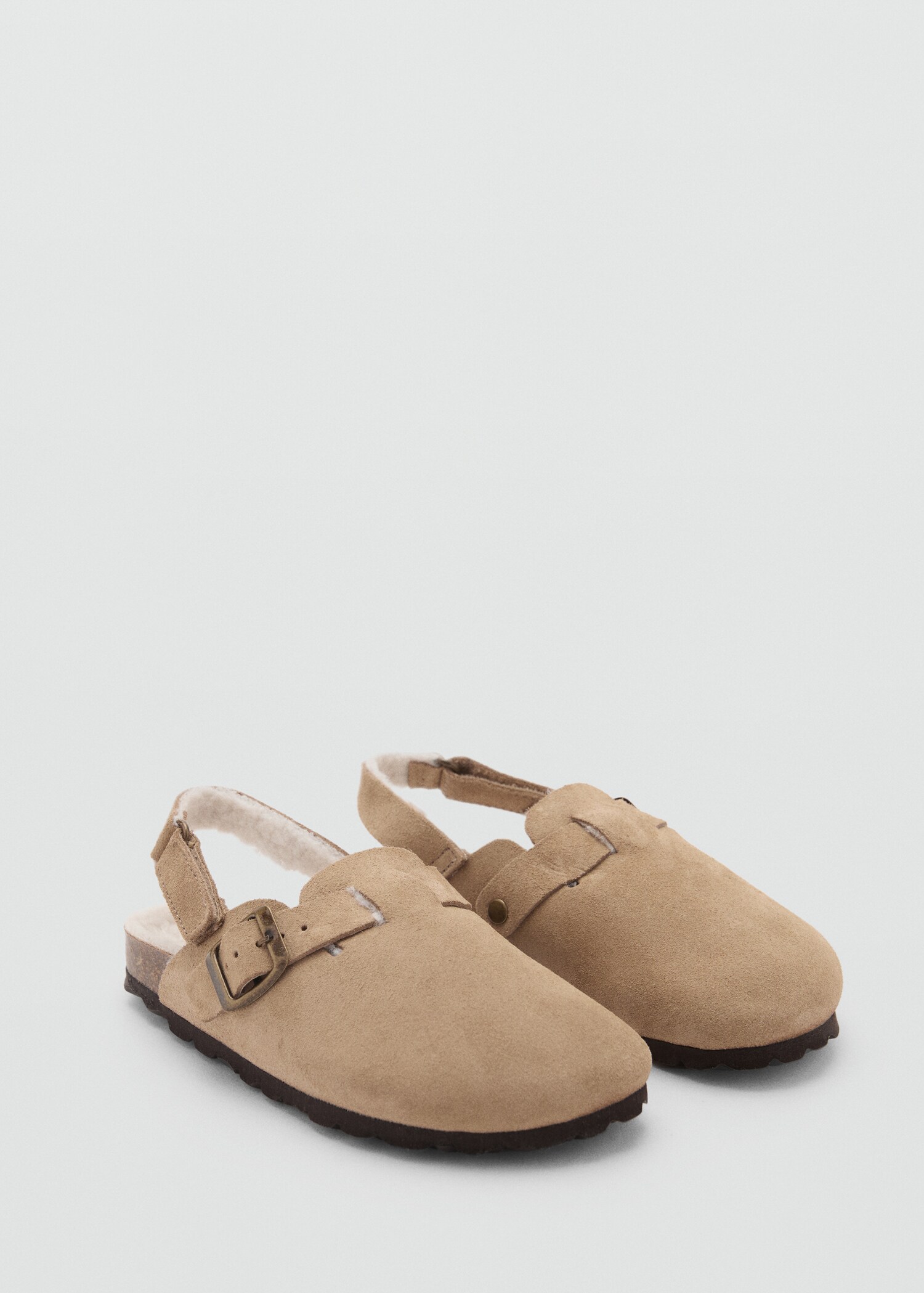 Sabots cuir doublure imitation mouton retourné - Plan moyen
